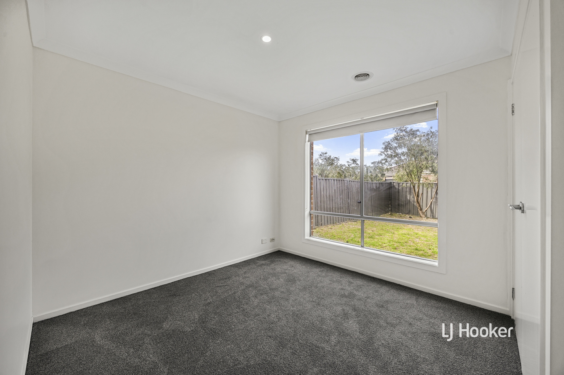 11 Grovedale Way — photo 10 of 13