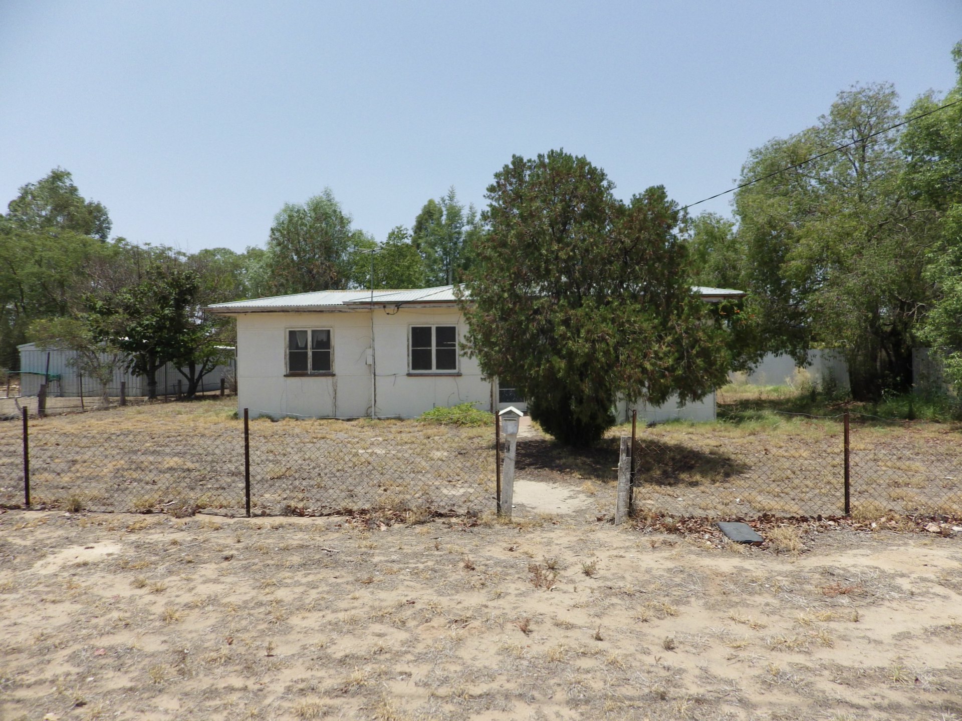 52 Winchester Street Mitchell QLD