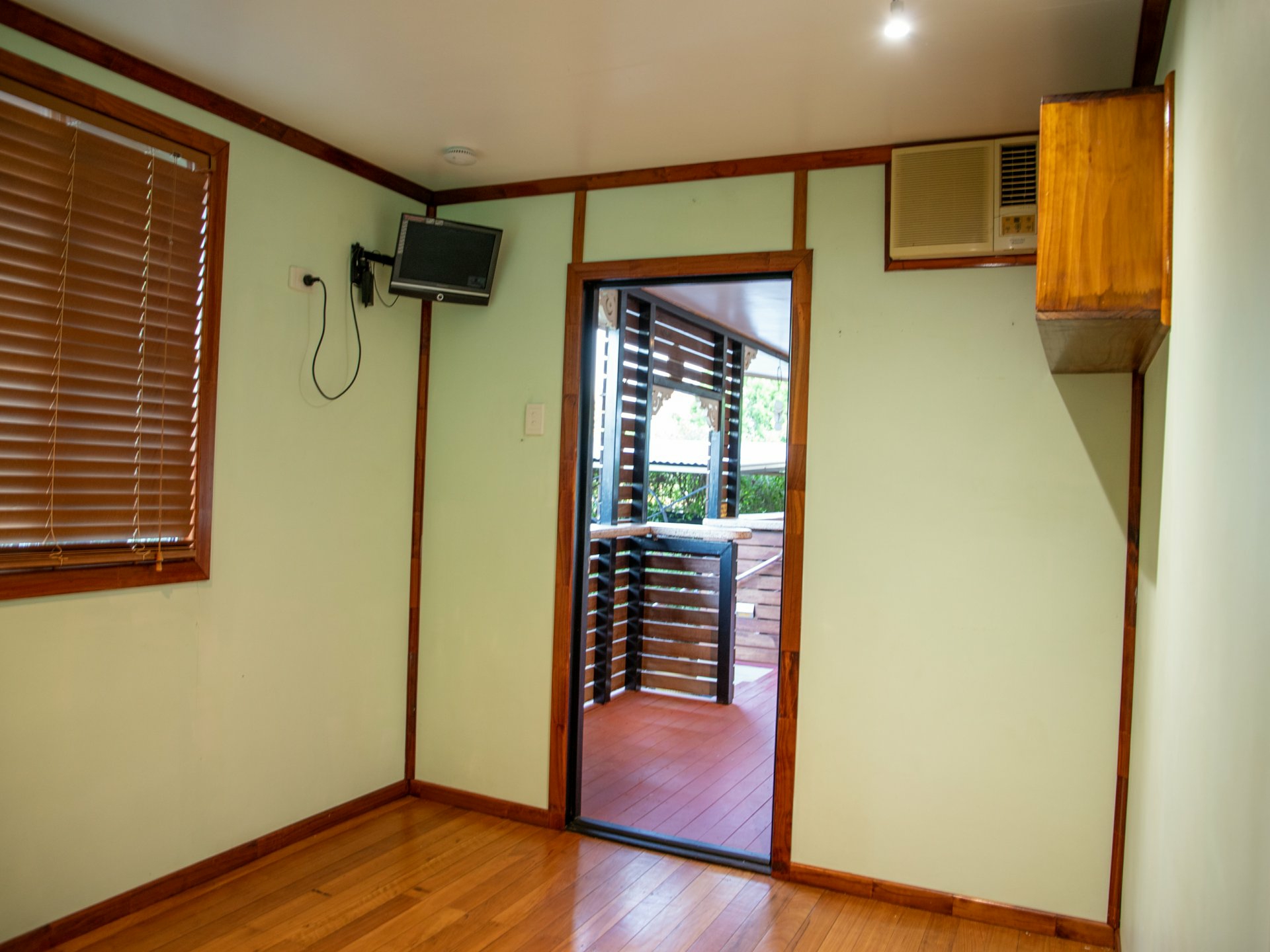 52 Feather Street, ROMA