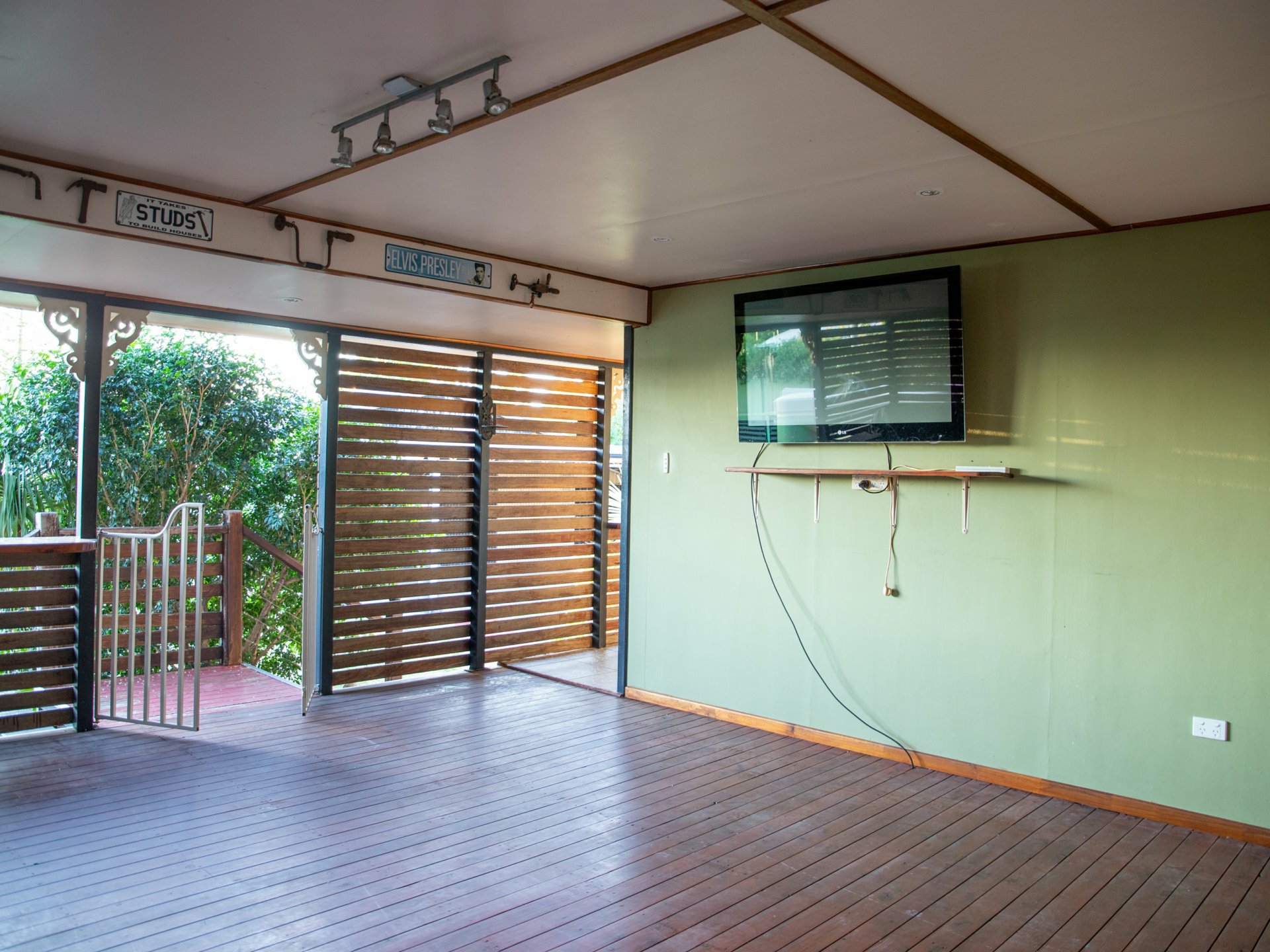52 Feather Street, ROMA