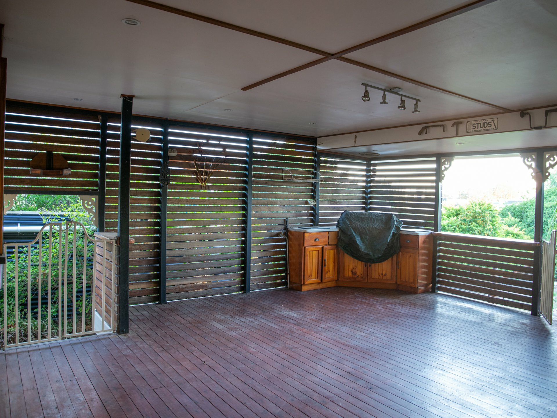52 Feather Street, ROMA