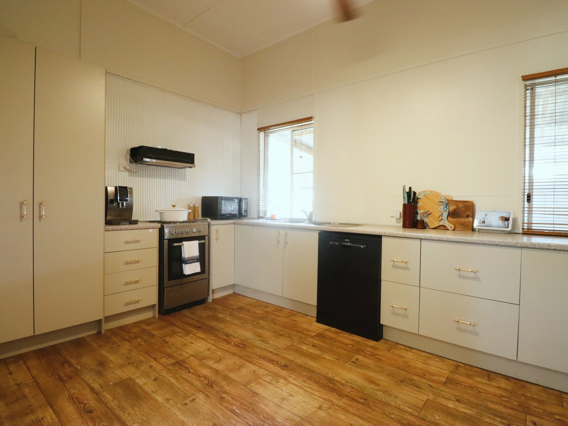 12 Conlan Street, ROMA