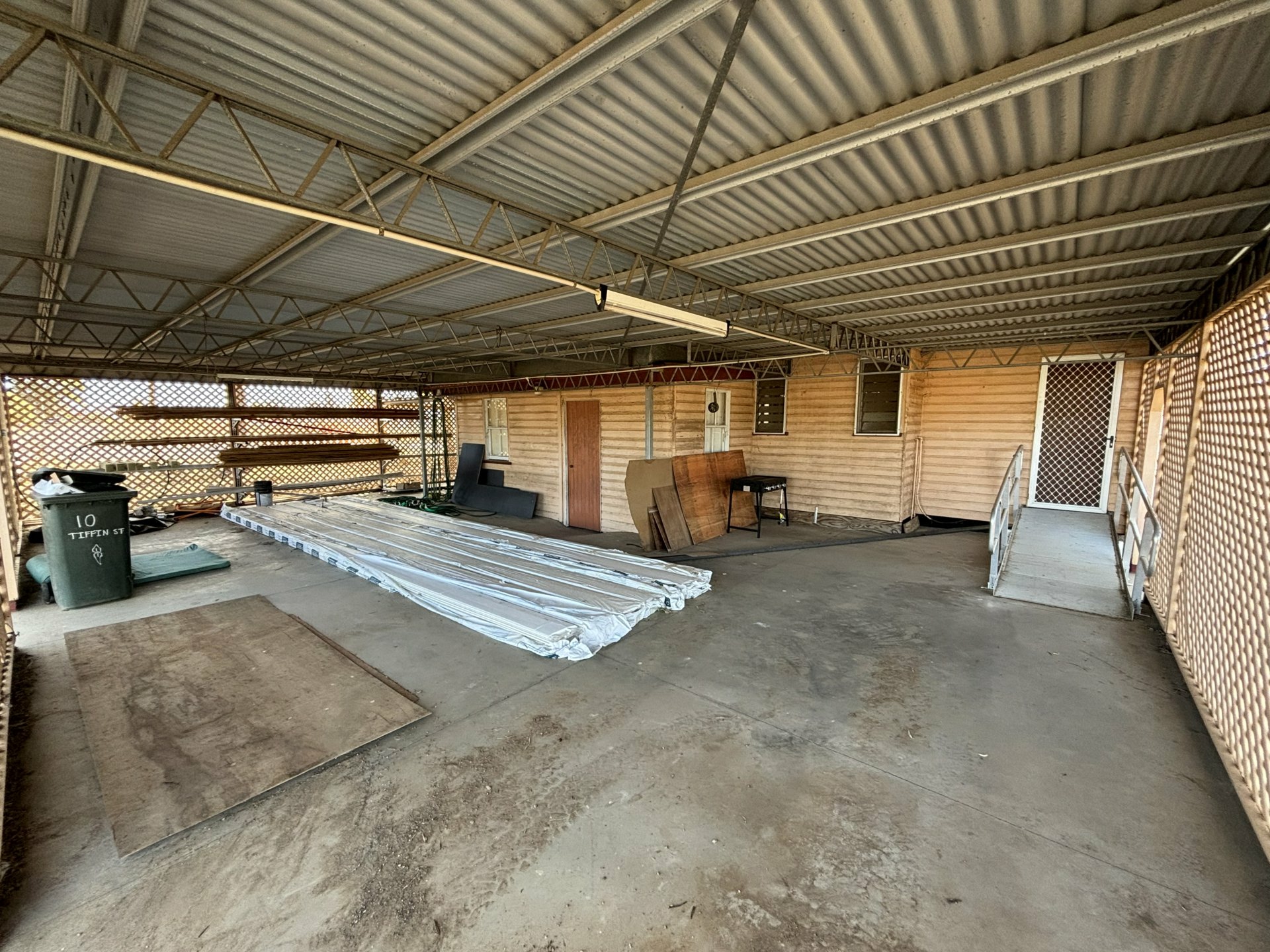 10 Tiffin Street, Roma