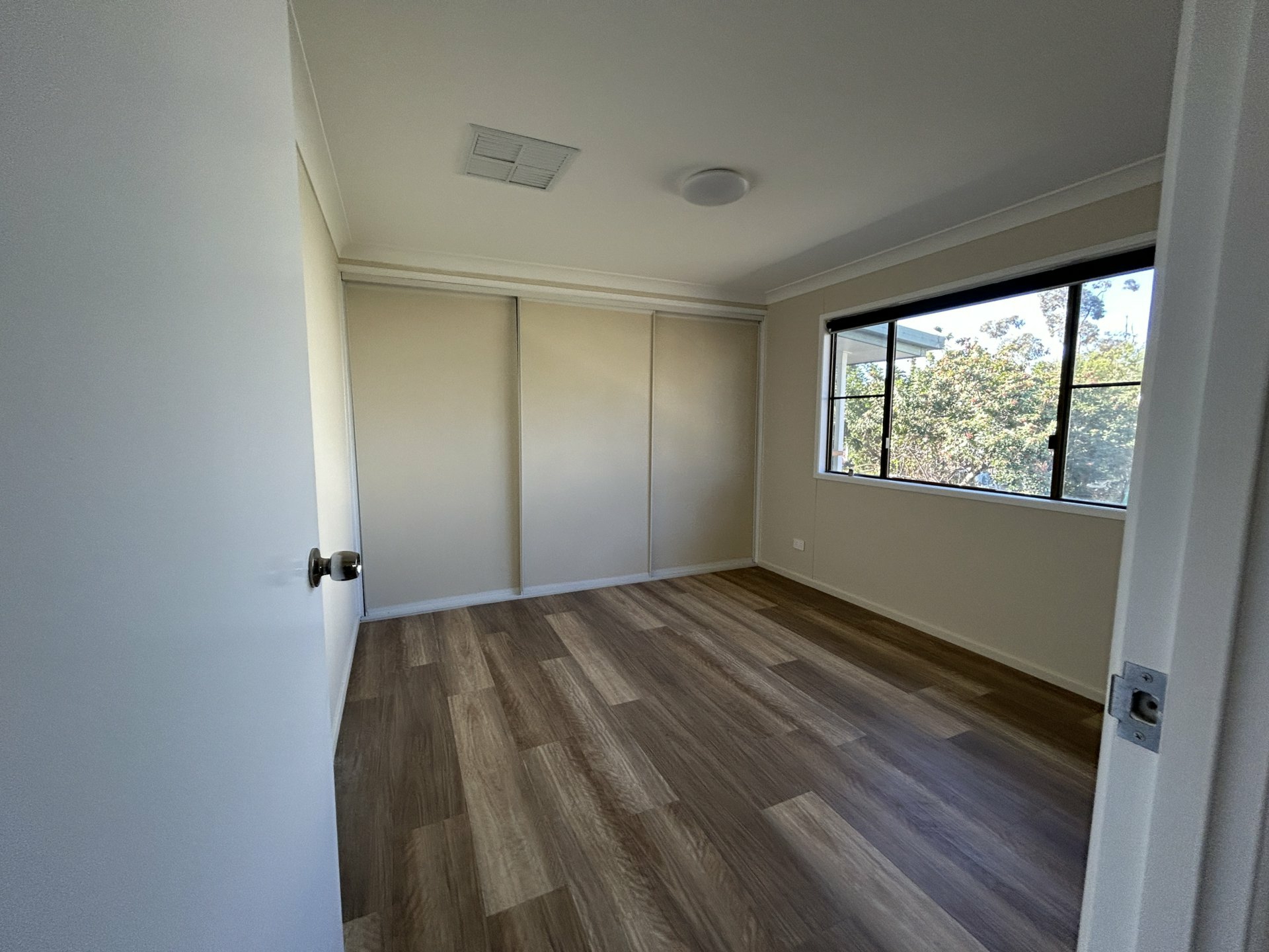 24 Derry Street, ROMA