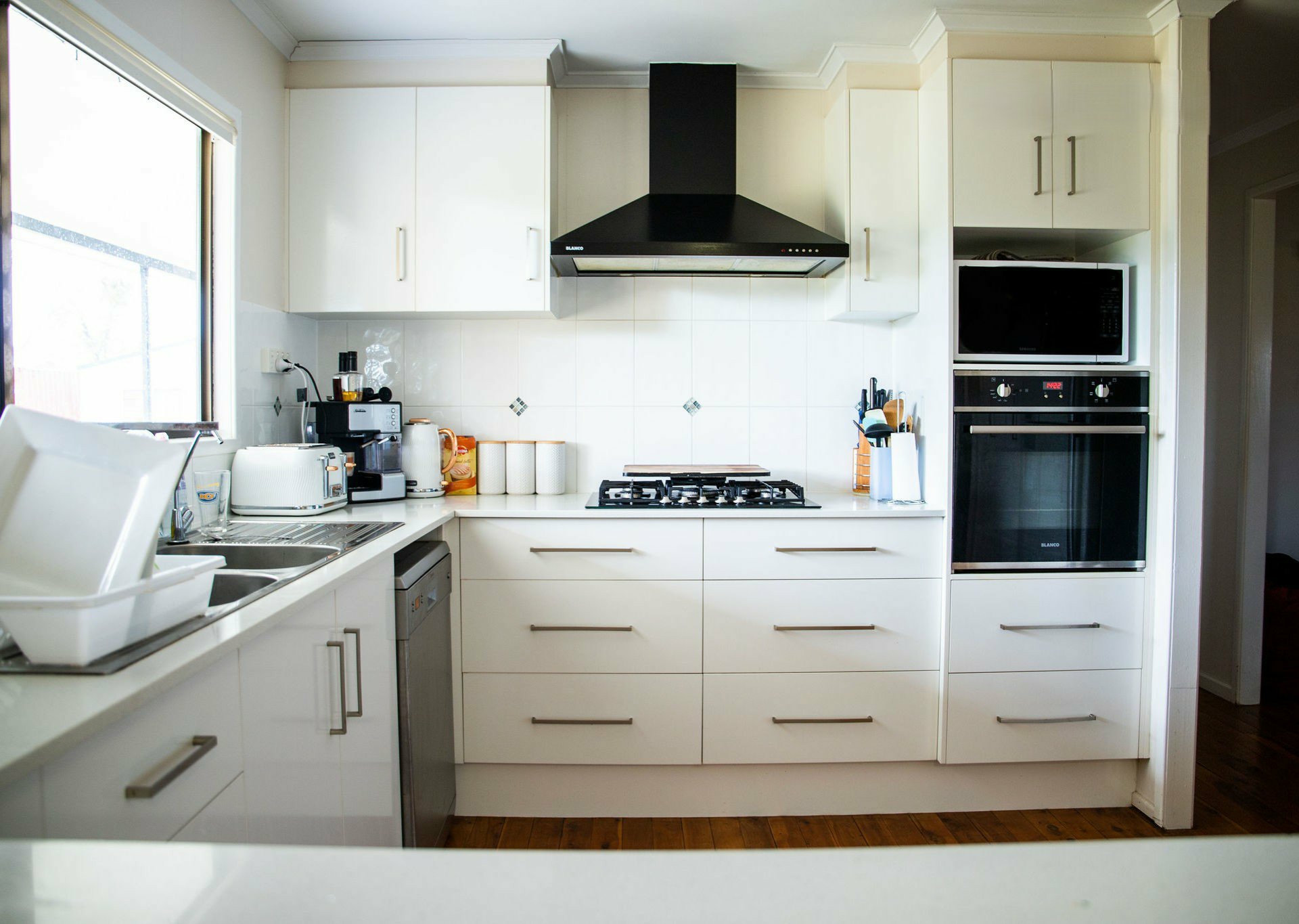 12 -16 Edwardes Street — photo 9 of 22