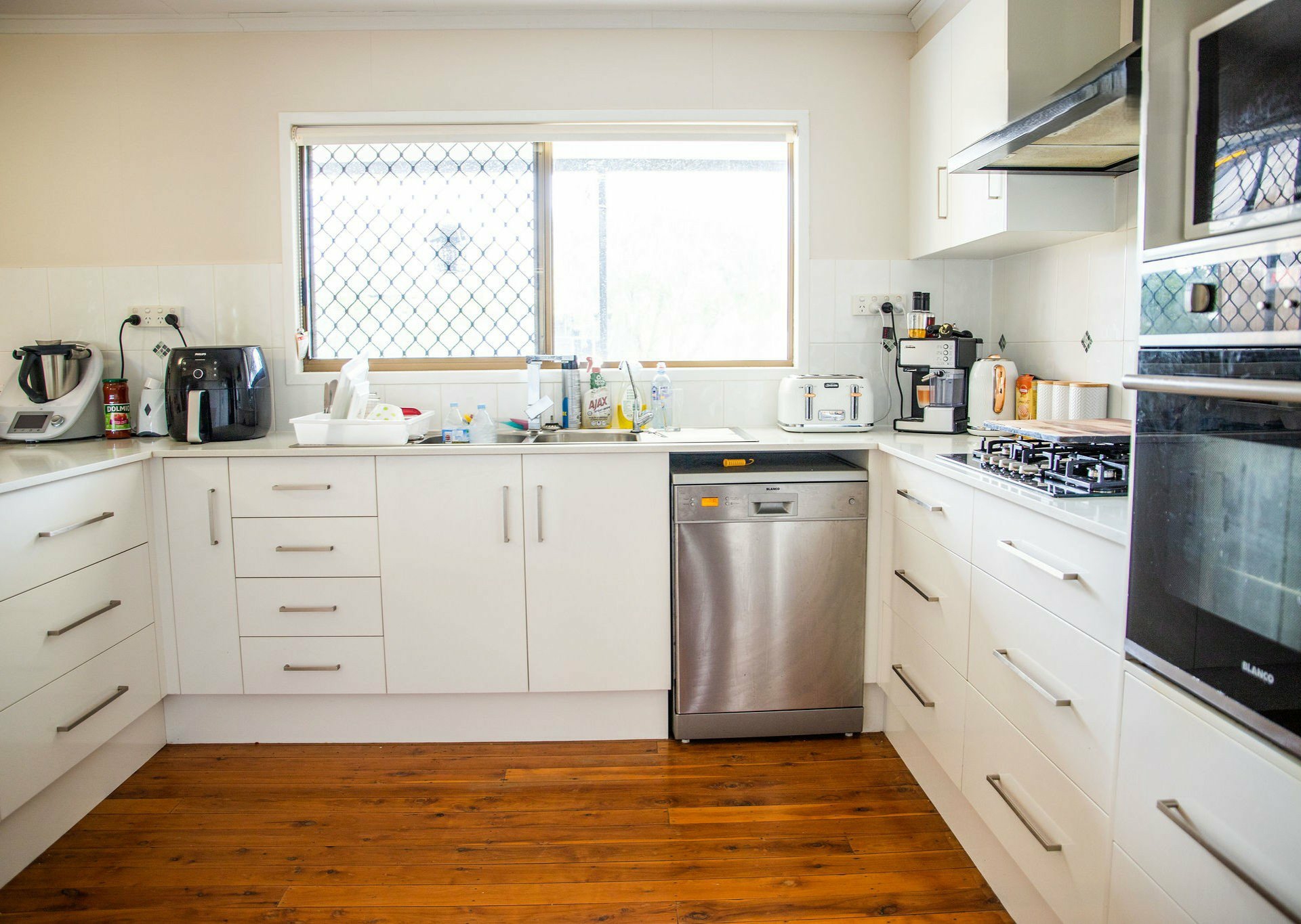12 -16 Edwardes Street — photo 10 of 22