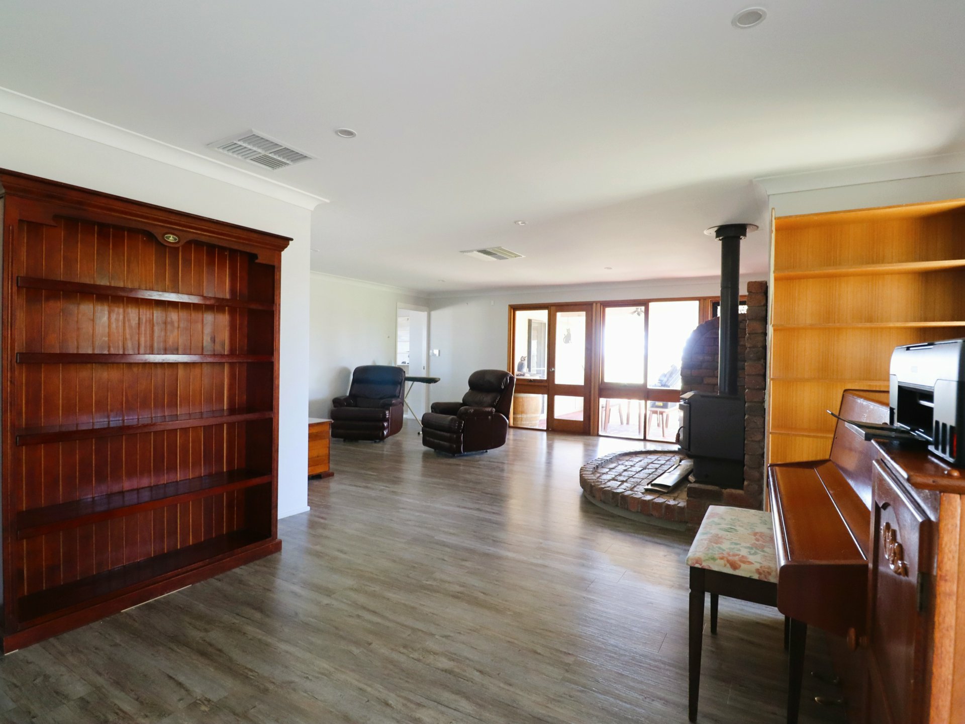 260 Geoghegan Road — photo 4 of 30