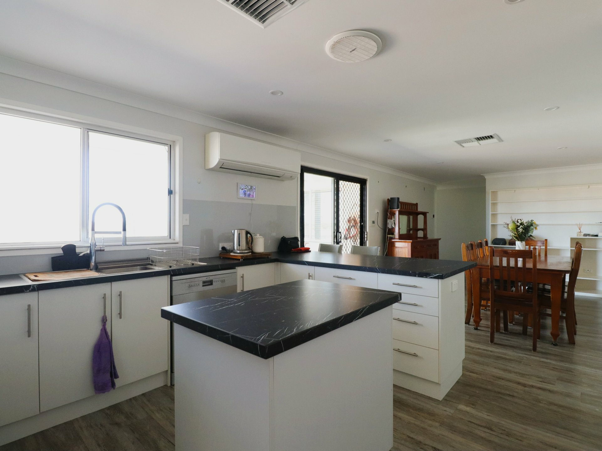 260 Geoghegan Road — photo 8 of 30