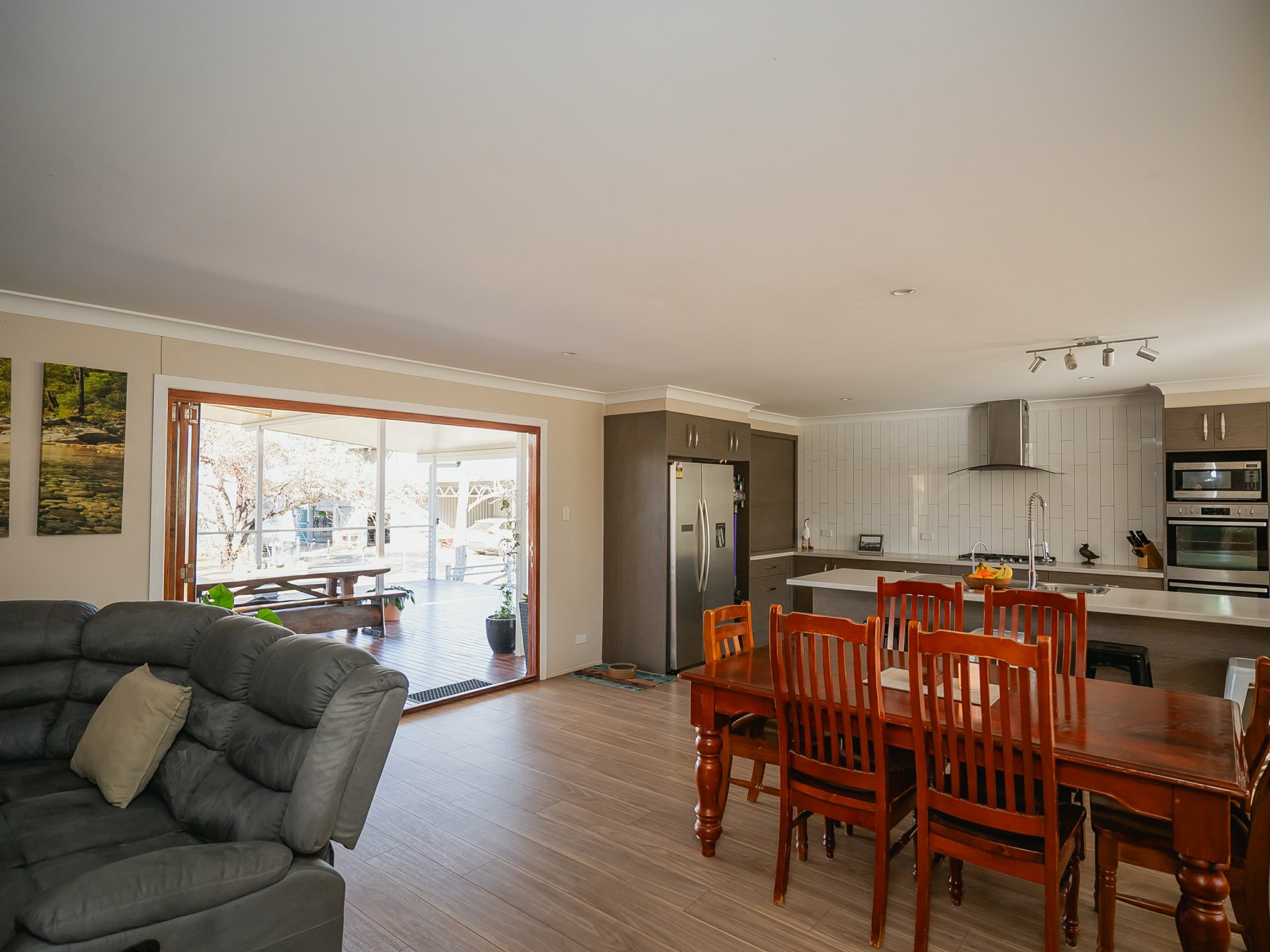 28 - 32 Edwardes Street — photo 4 of 30