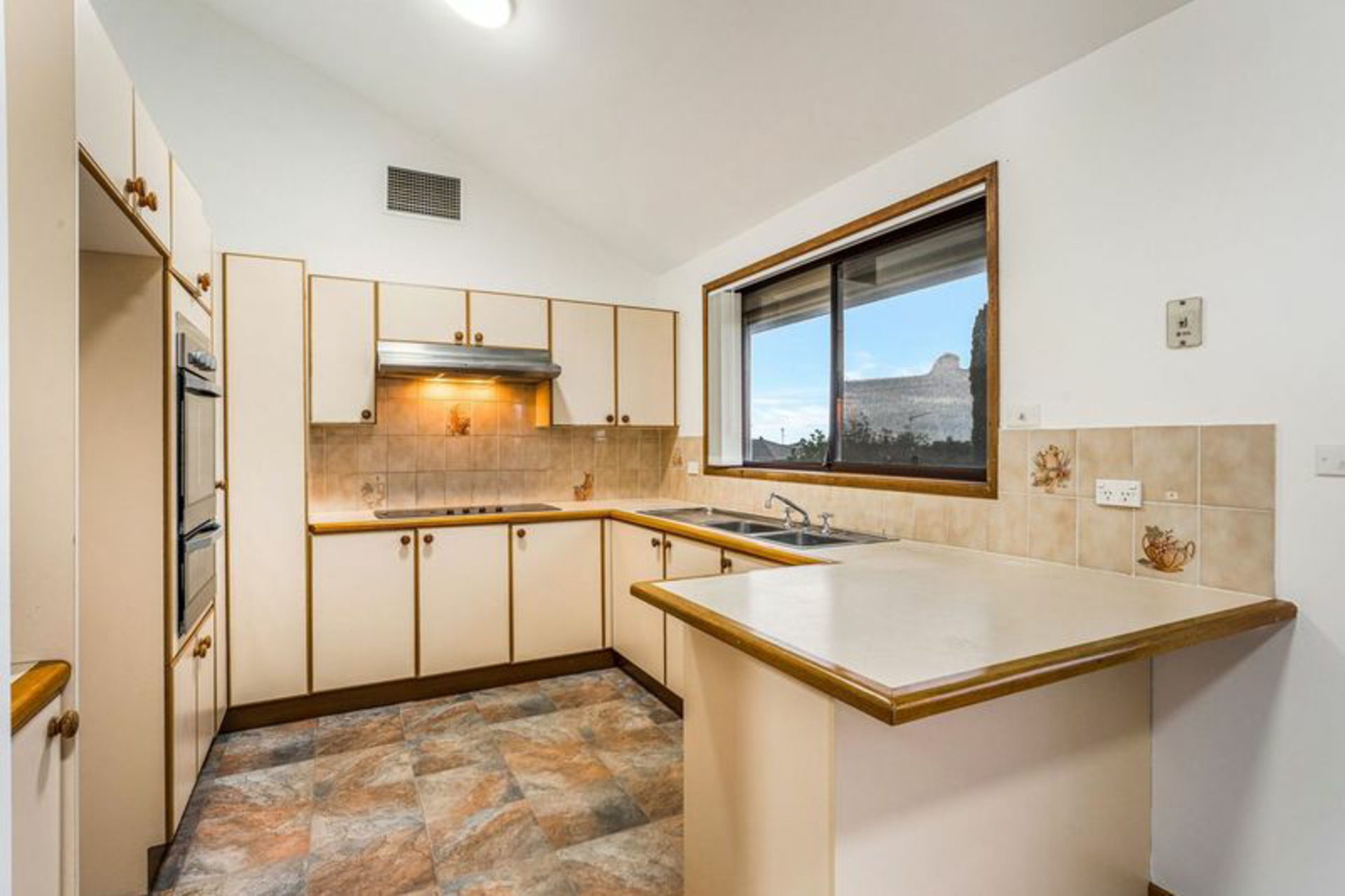 32 Glen Davis Avenue, BOSSLEY PARK