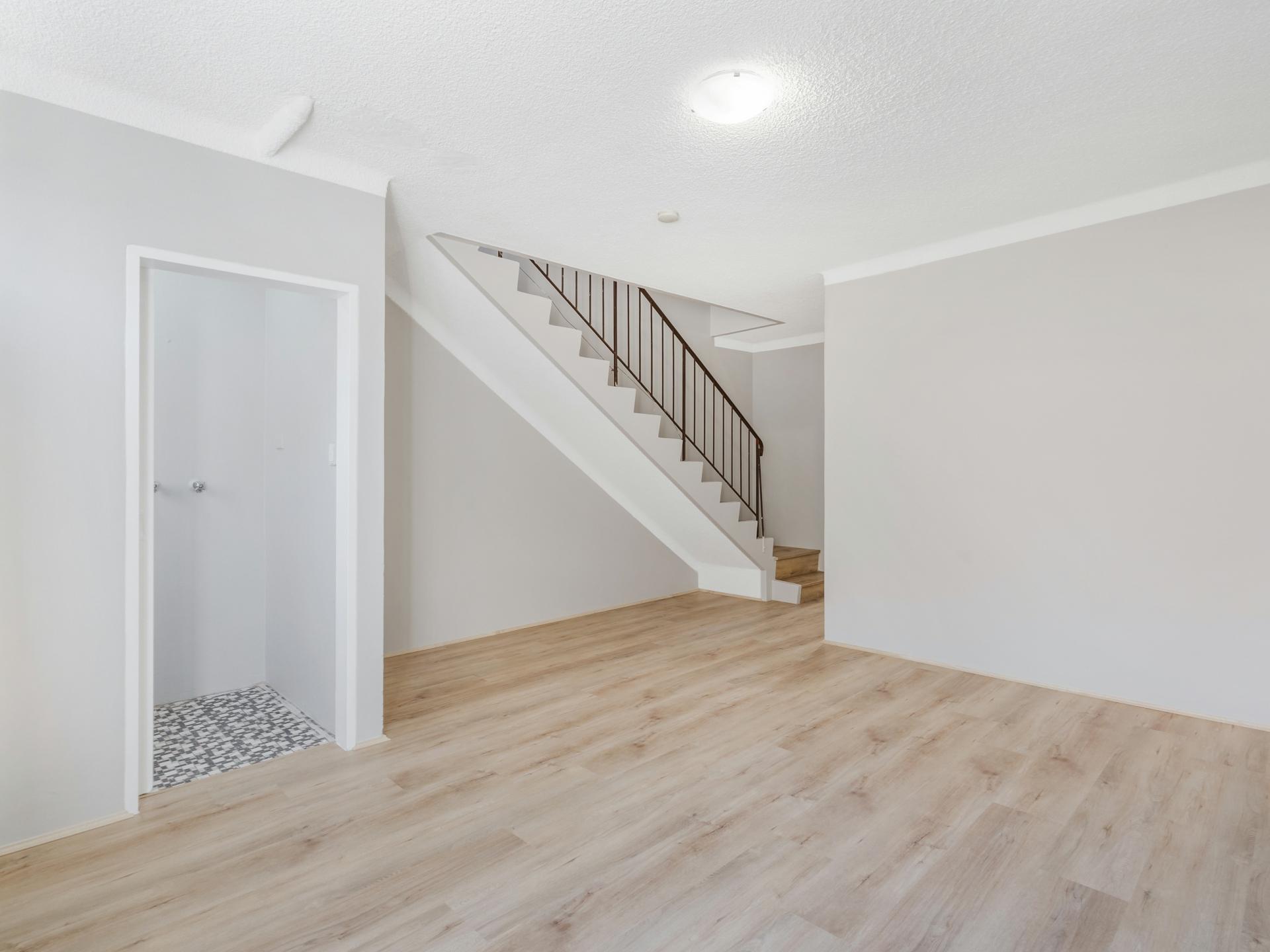8/17 Pevensey Street, CANLEY VALE