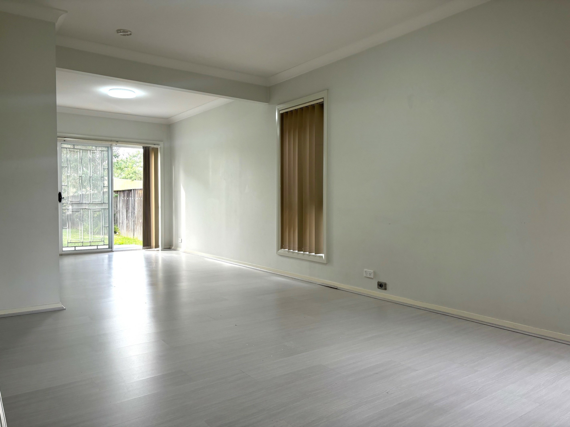 69 Hemsworth Avenue, MIDDLETON GRANGE