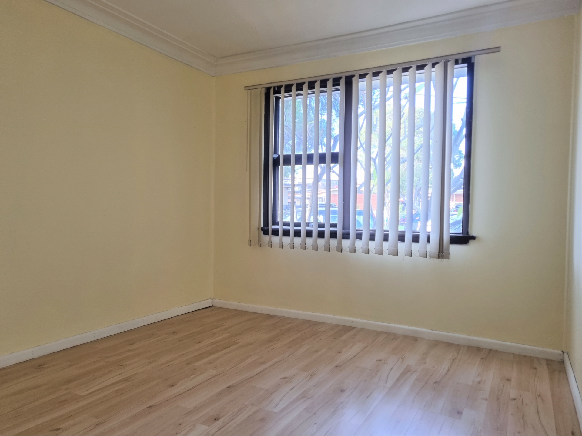 8 Lenton Avenue, FAIRFIELD WEST