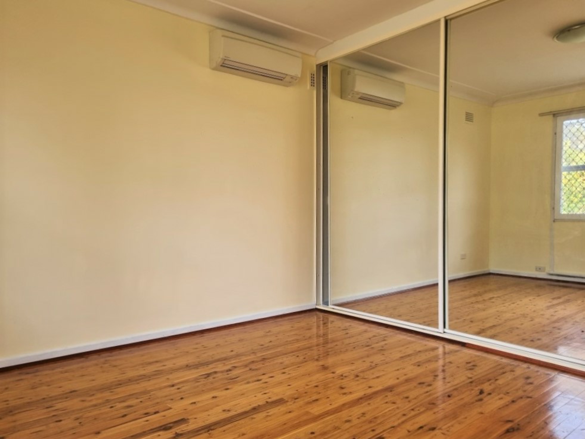 8 Lenton Avenue, FAIRFIELD WEST