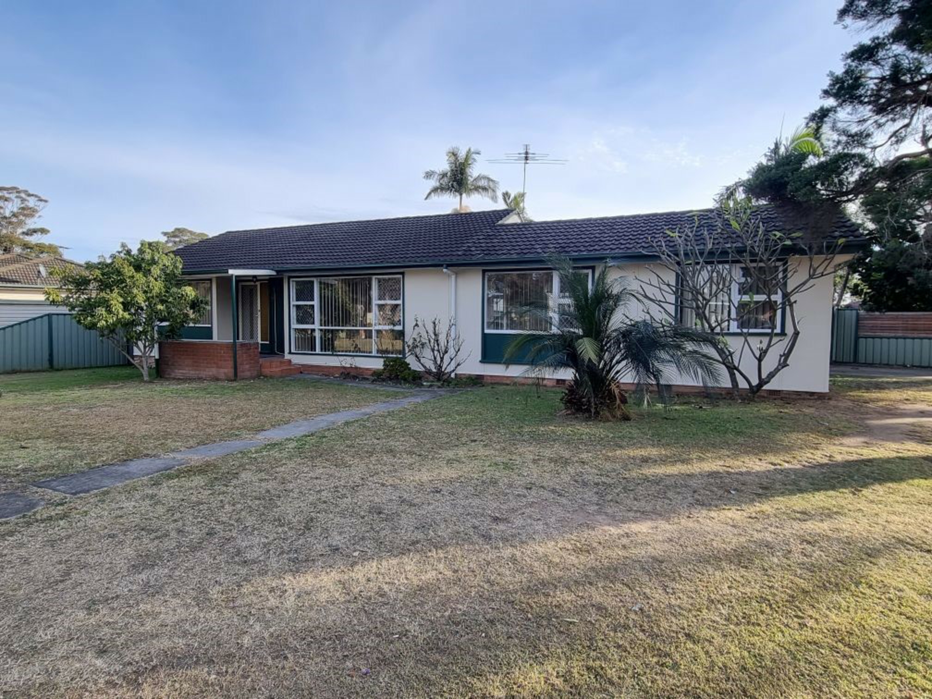 8 Lenton Avenue, FAIRFIELD WEST