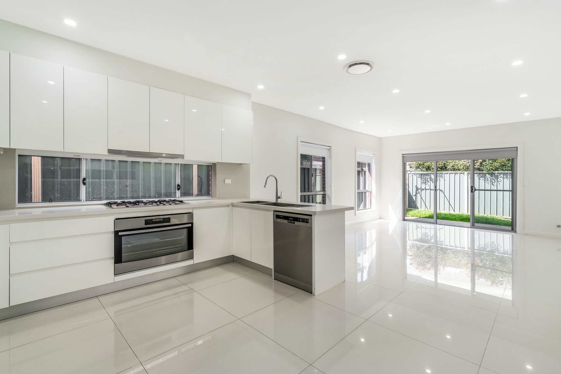 22 Coolibar Street, CANLEY HEIGHTS