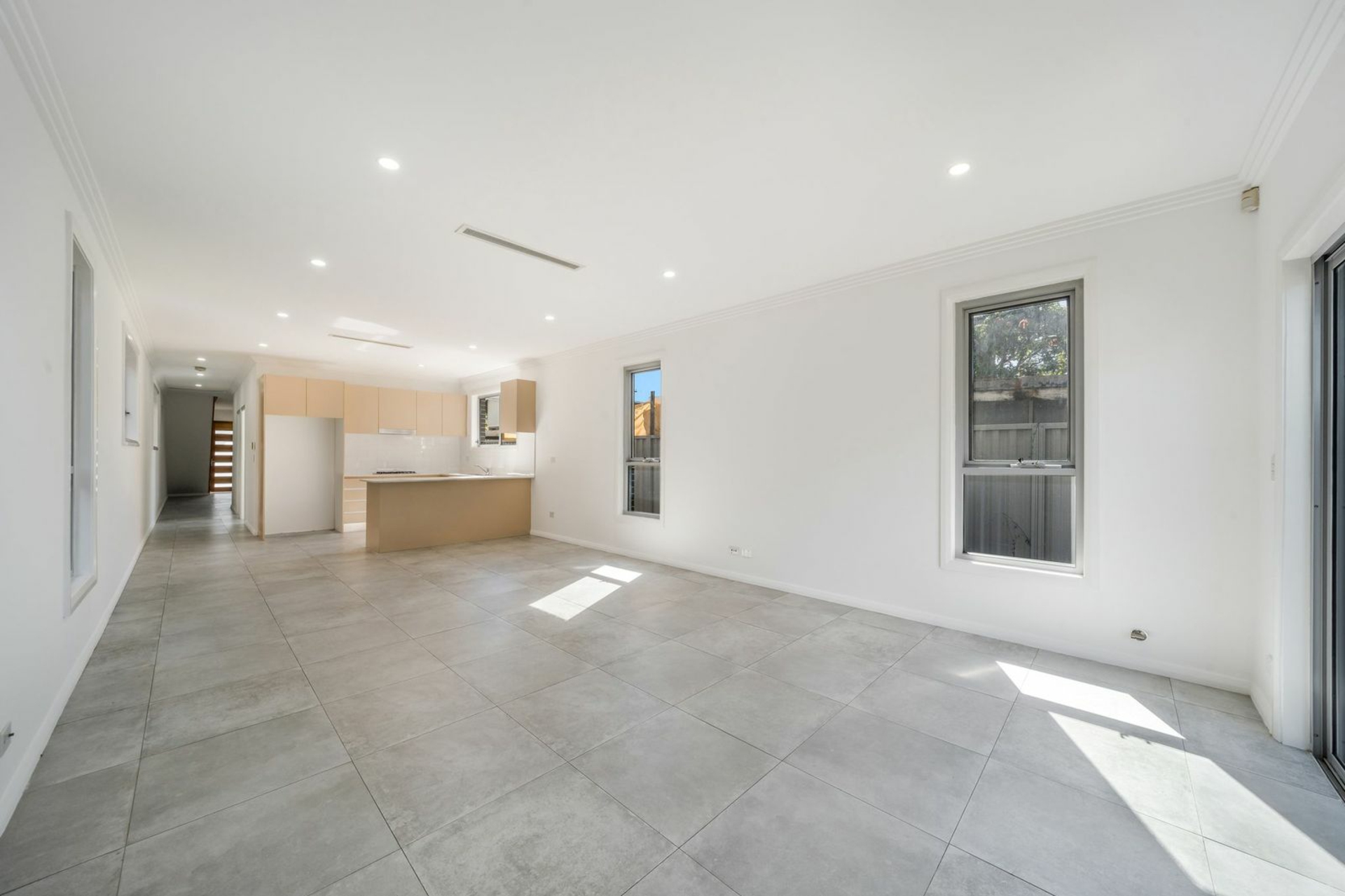 28 Earl Street — photo 2 of 18