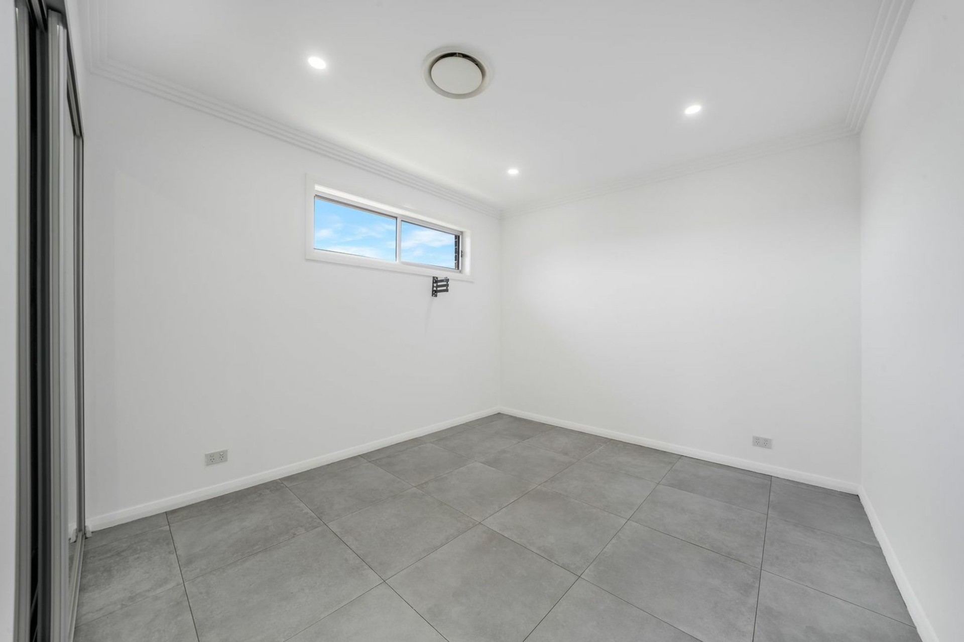 28 Earl Street — photo 4 of 18