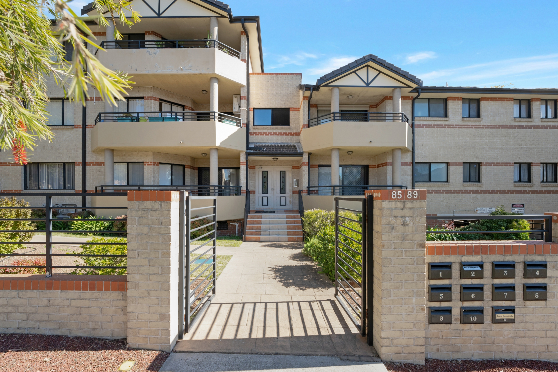 2/85-89 Clyde Street, Guildford