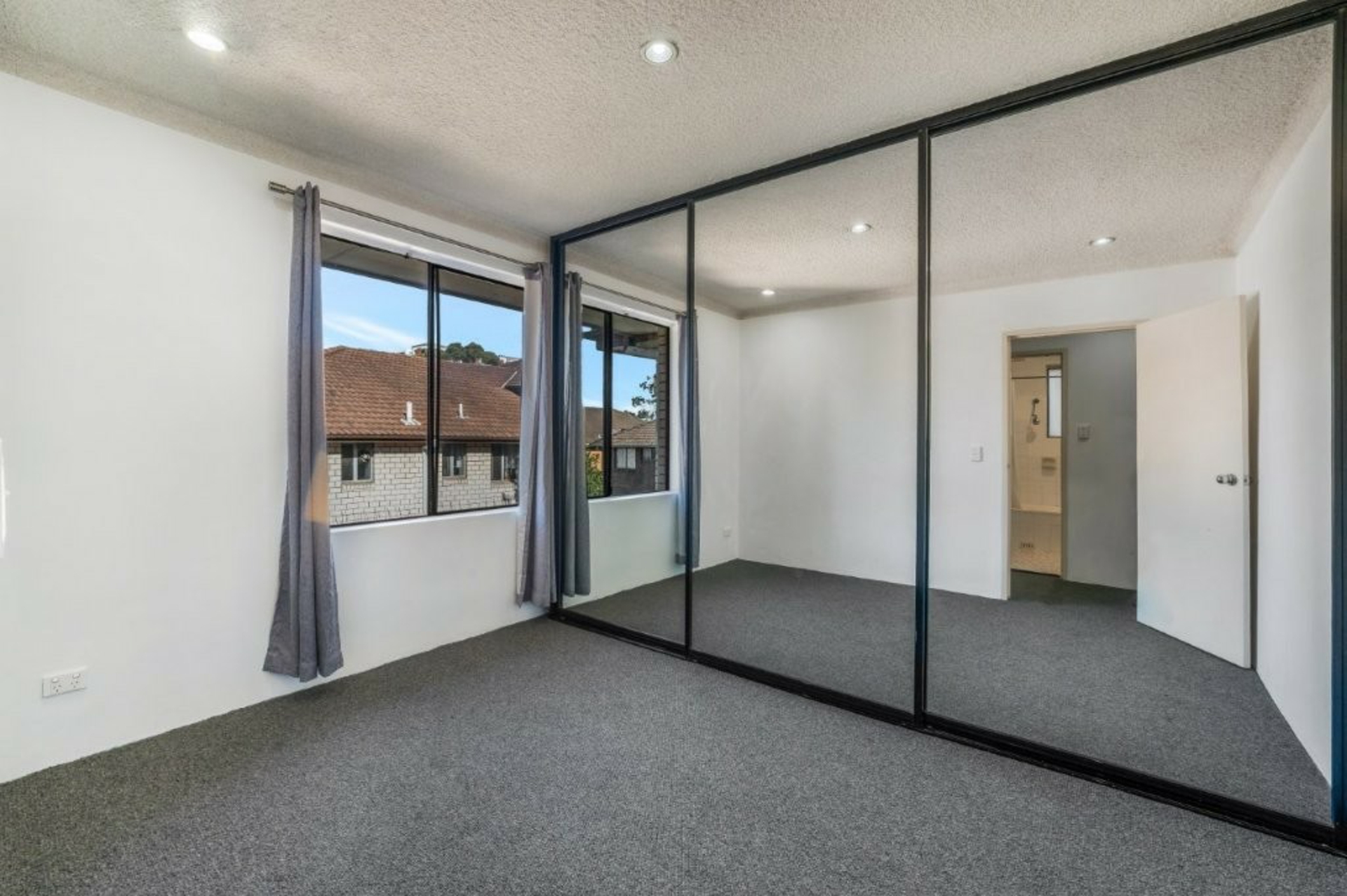 21/8-10 Goulburn Street — photo 3 of 6