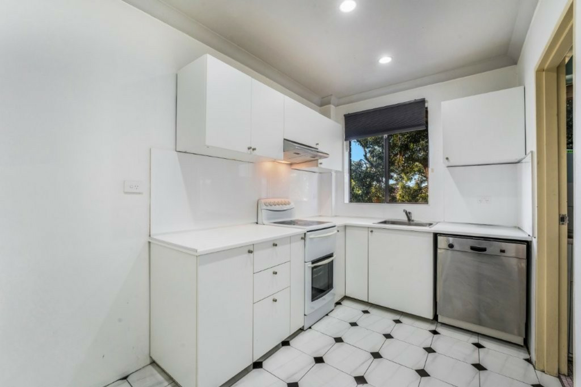 21/8-10 Goulburn Street — photo 4 of 6