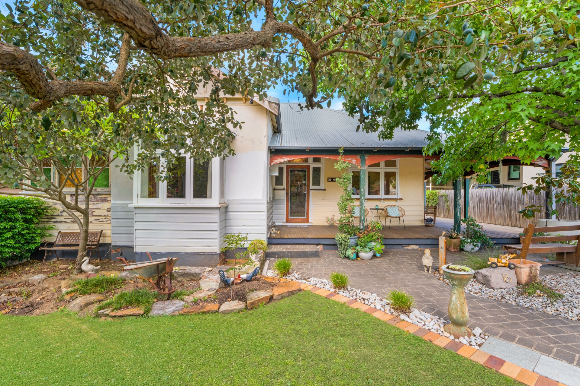16 Granville Street — photo from LJ Hooker Fairfield