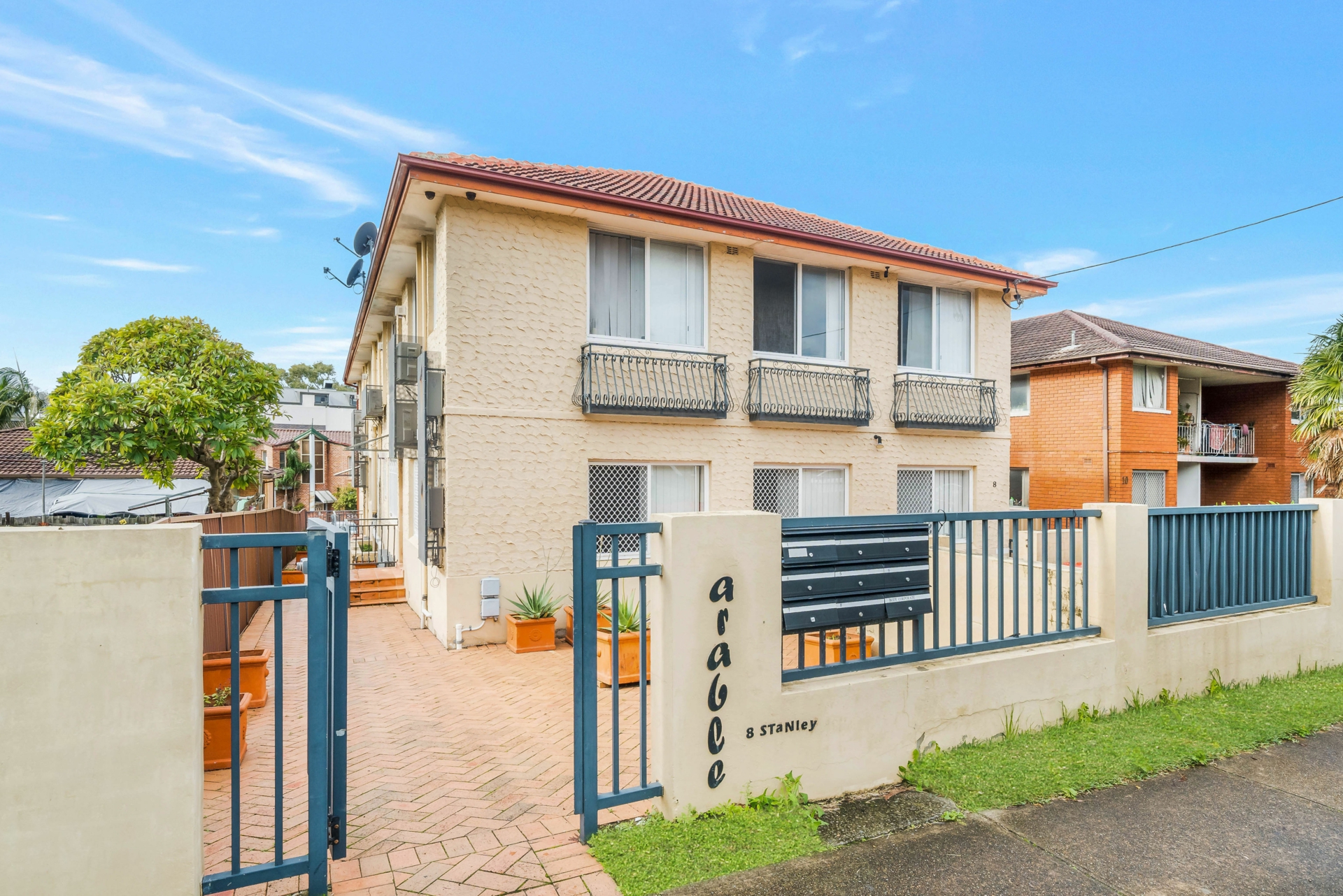 6/8 Stanley Street — photo from LJ Hooker Fairfield