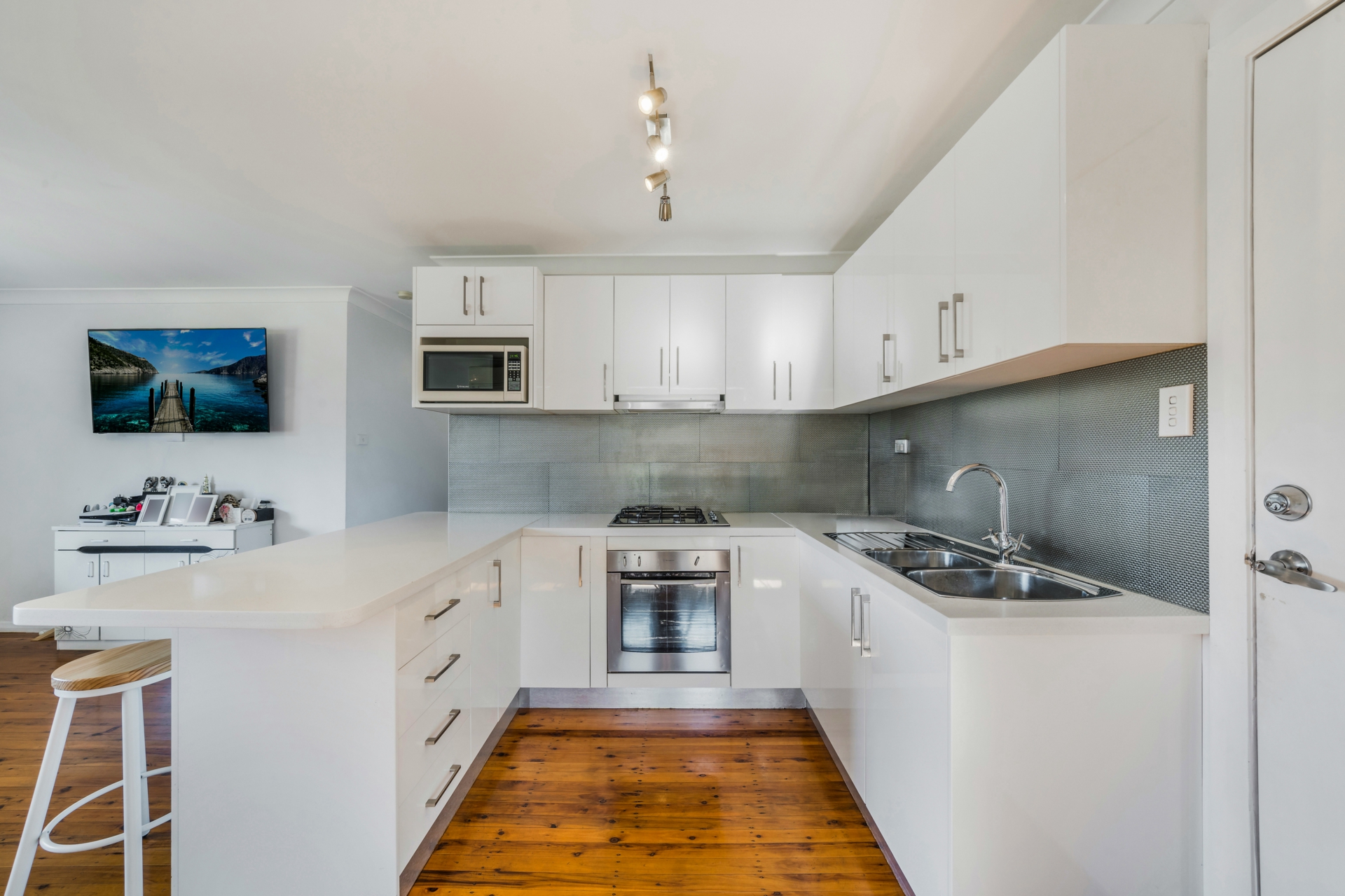 42 Warrumbungle Street — photo 3 of 10