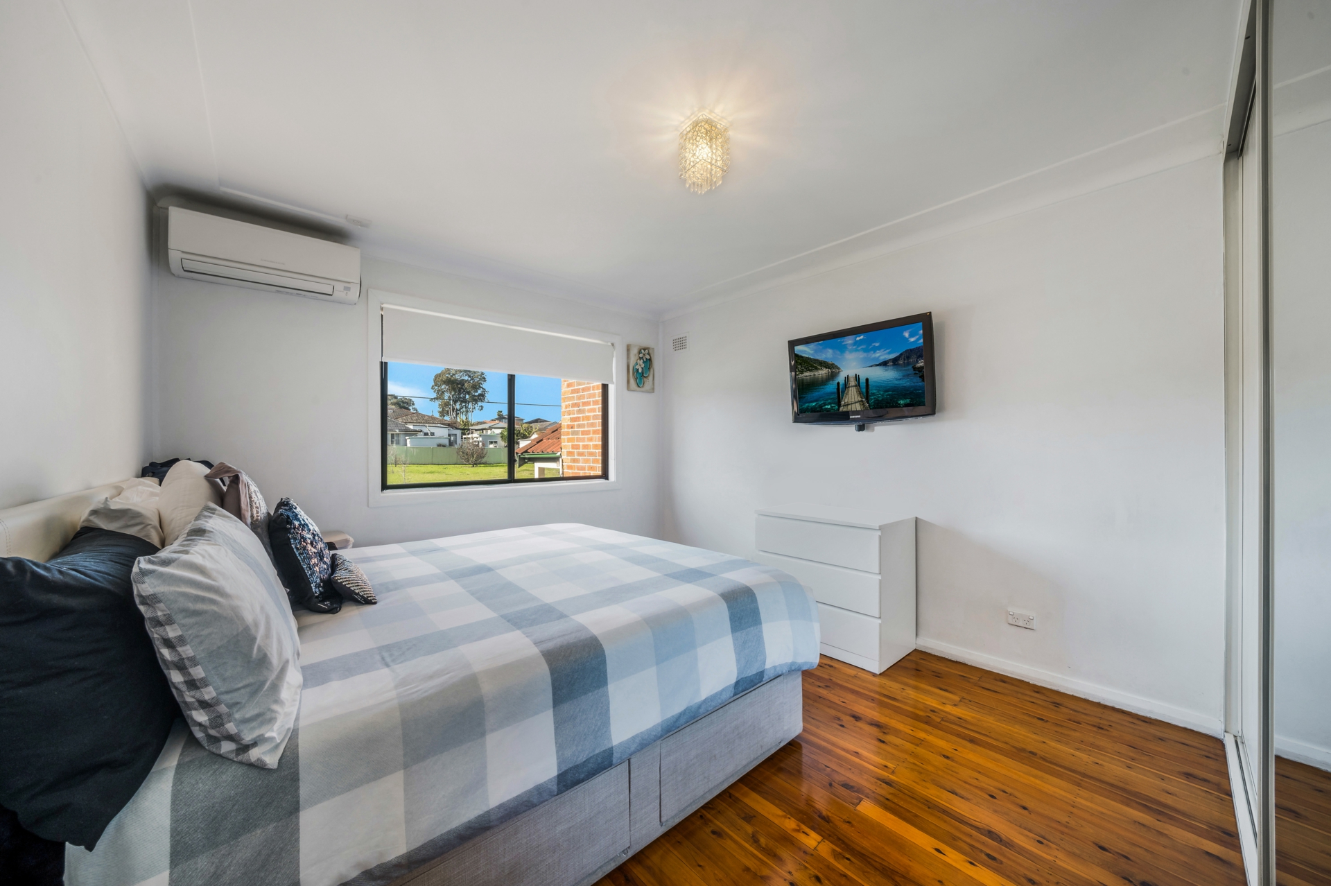 42 Warrumbungle Street — photo 5 of 10