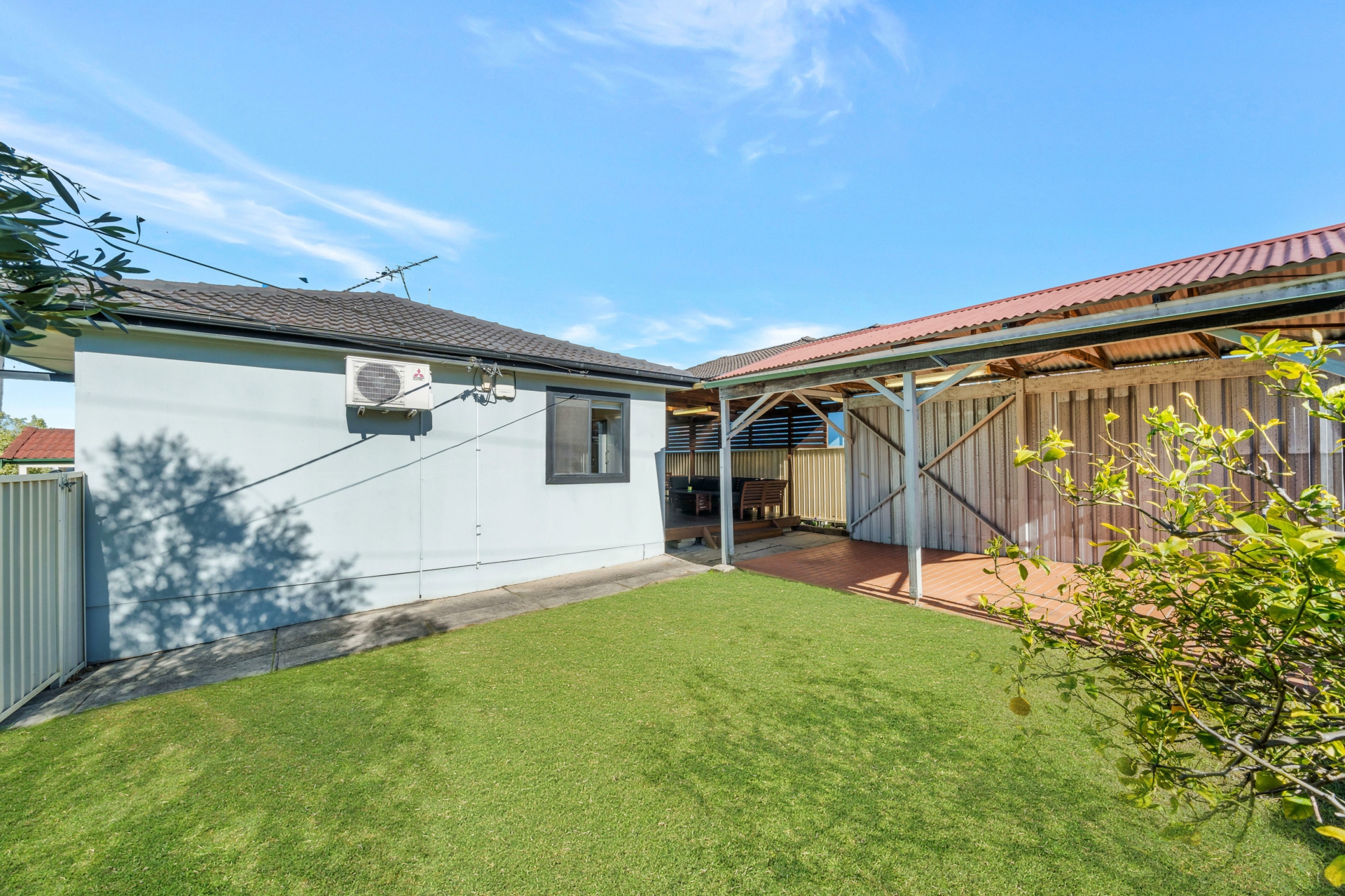 42 Warrumbungle Street — photo 9 of 10