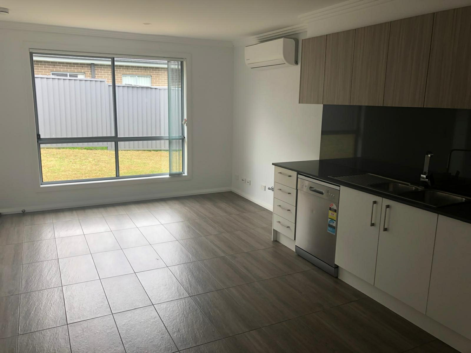 84a McCarthy Street — photo 3 of 5