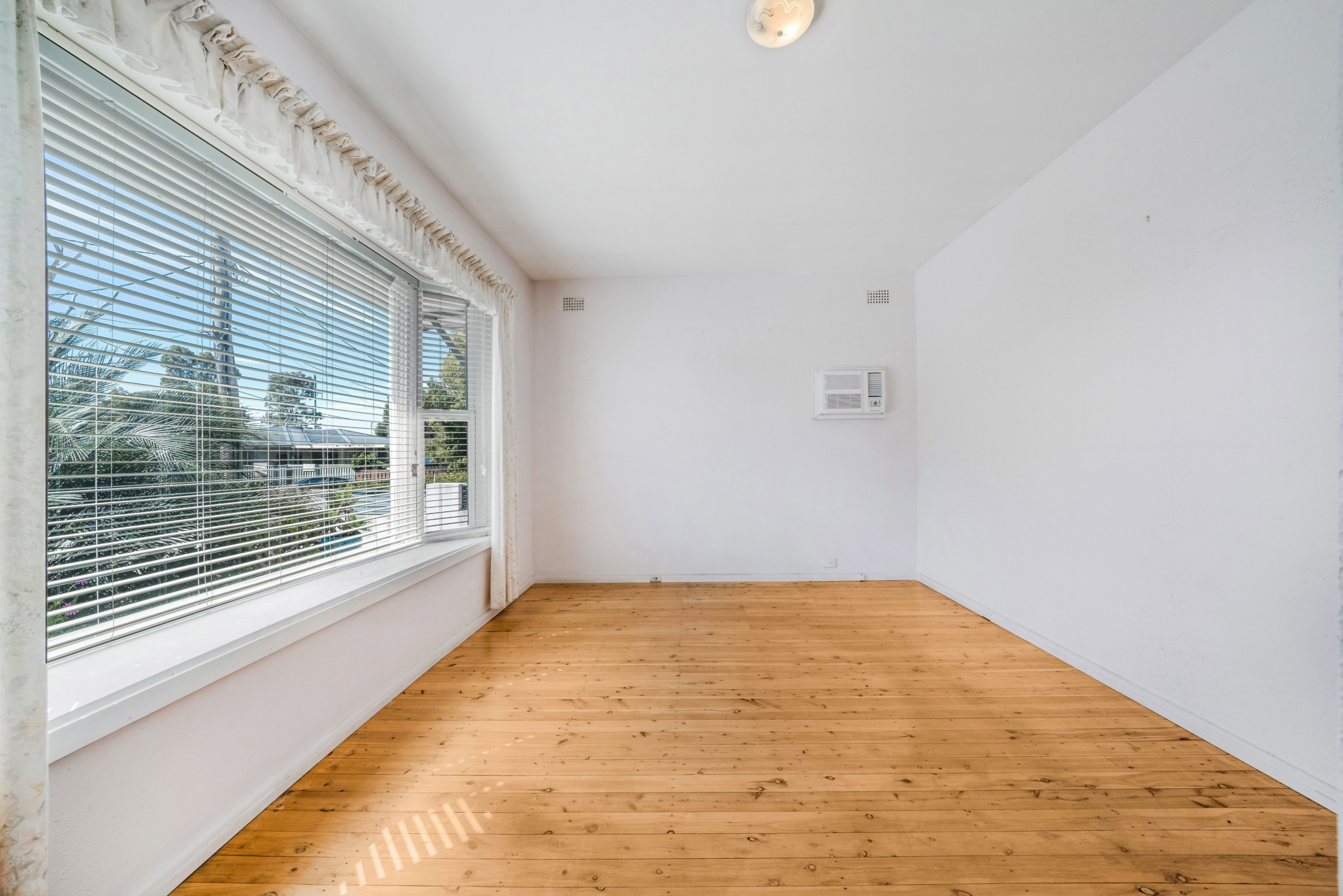 27 Craig Street — photo 2 of 12