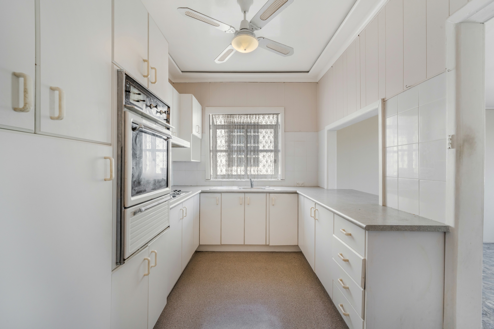 27 Craig Street — photo 3 of 12