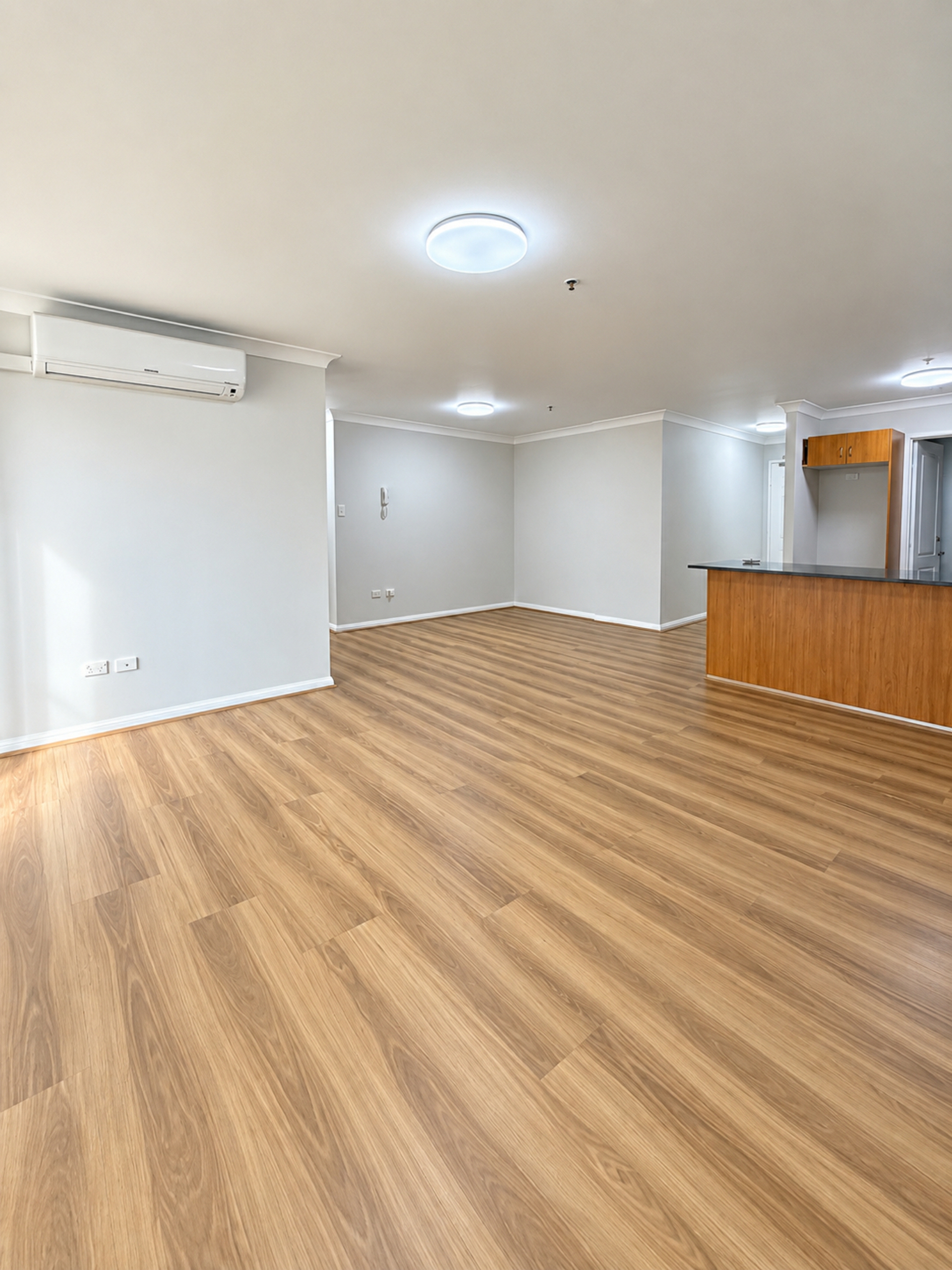 601/1 Spencer Street — photo 2 of 8