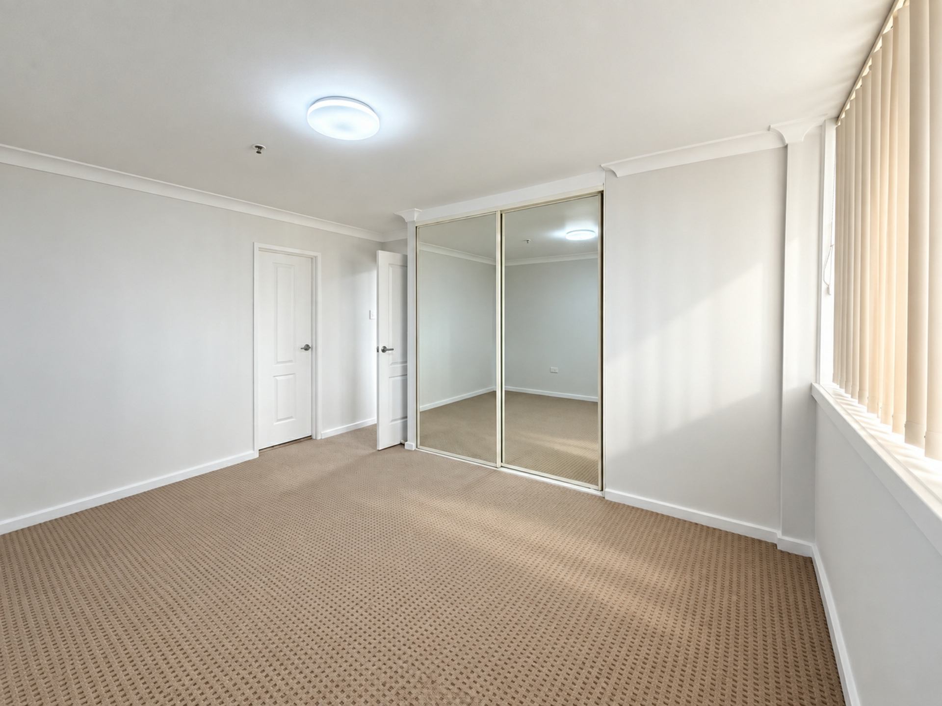 601/1 Spencer Street — photo 3 of 8
