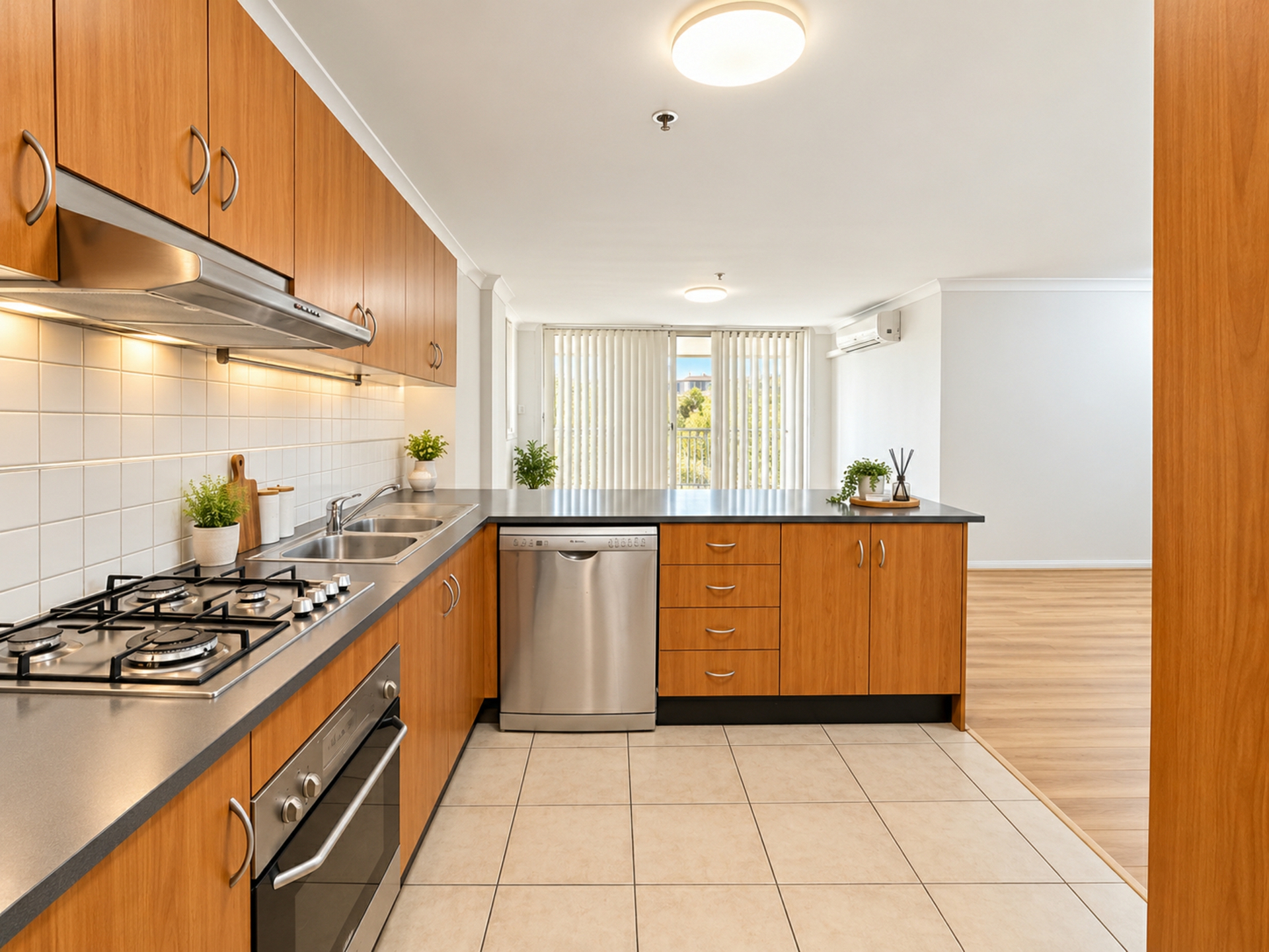 601/1 Spencer Street — photo 6 of 8