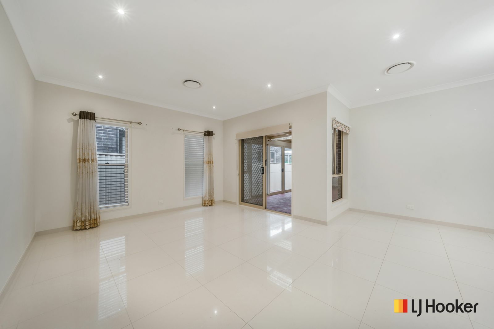 74 Cardwell Street — photo 3 of 21