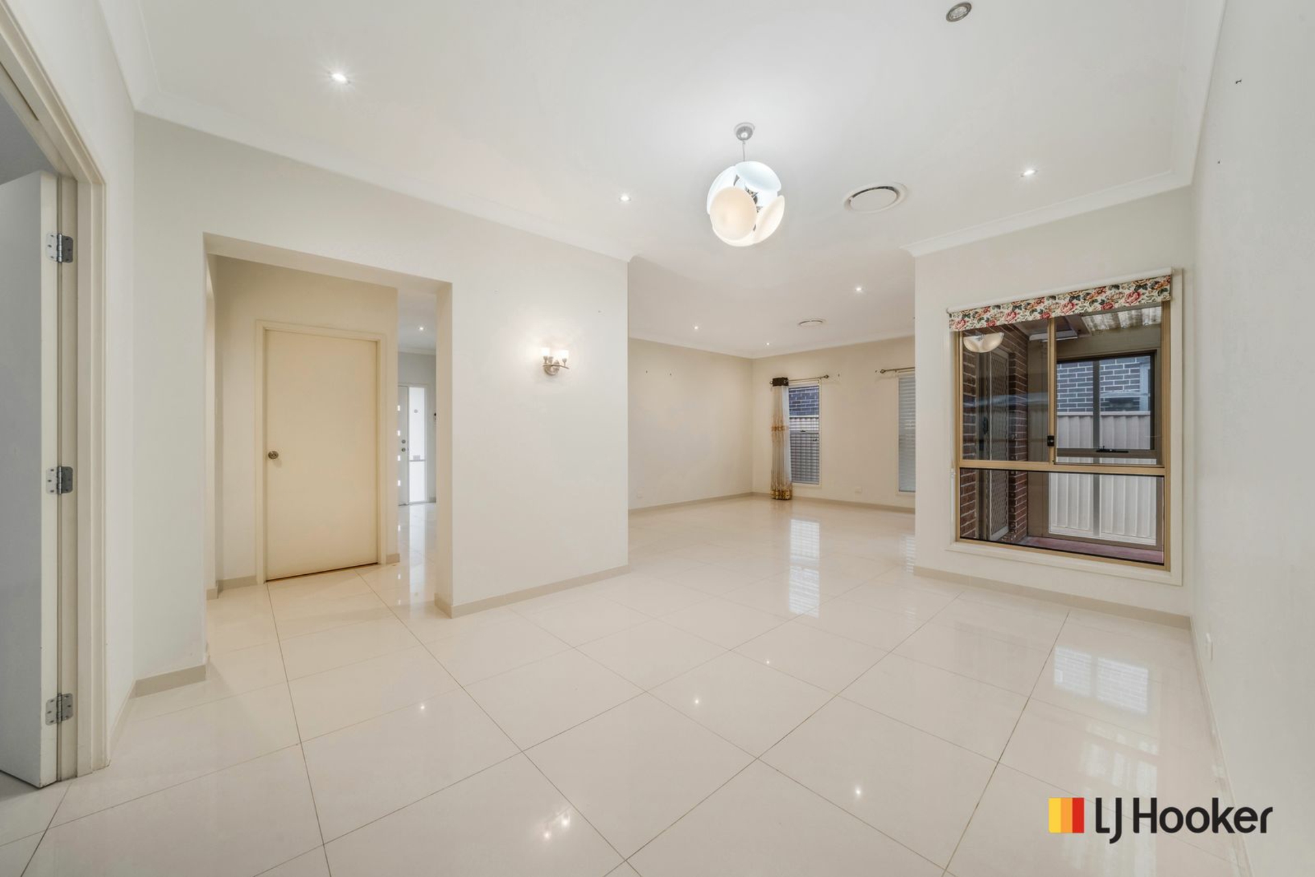 74 Cardwell Street — photo 4 of 21