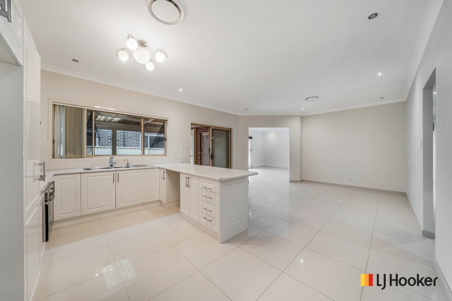 74 Cardwell Street — photo 7 of 21