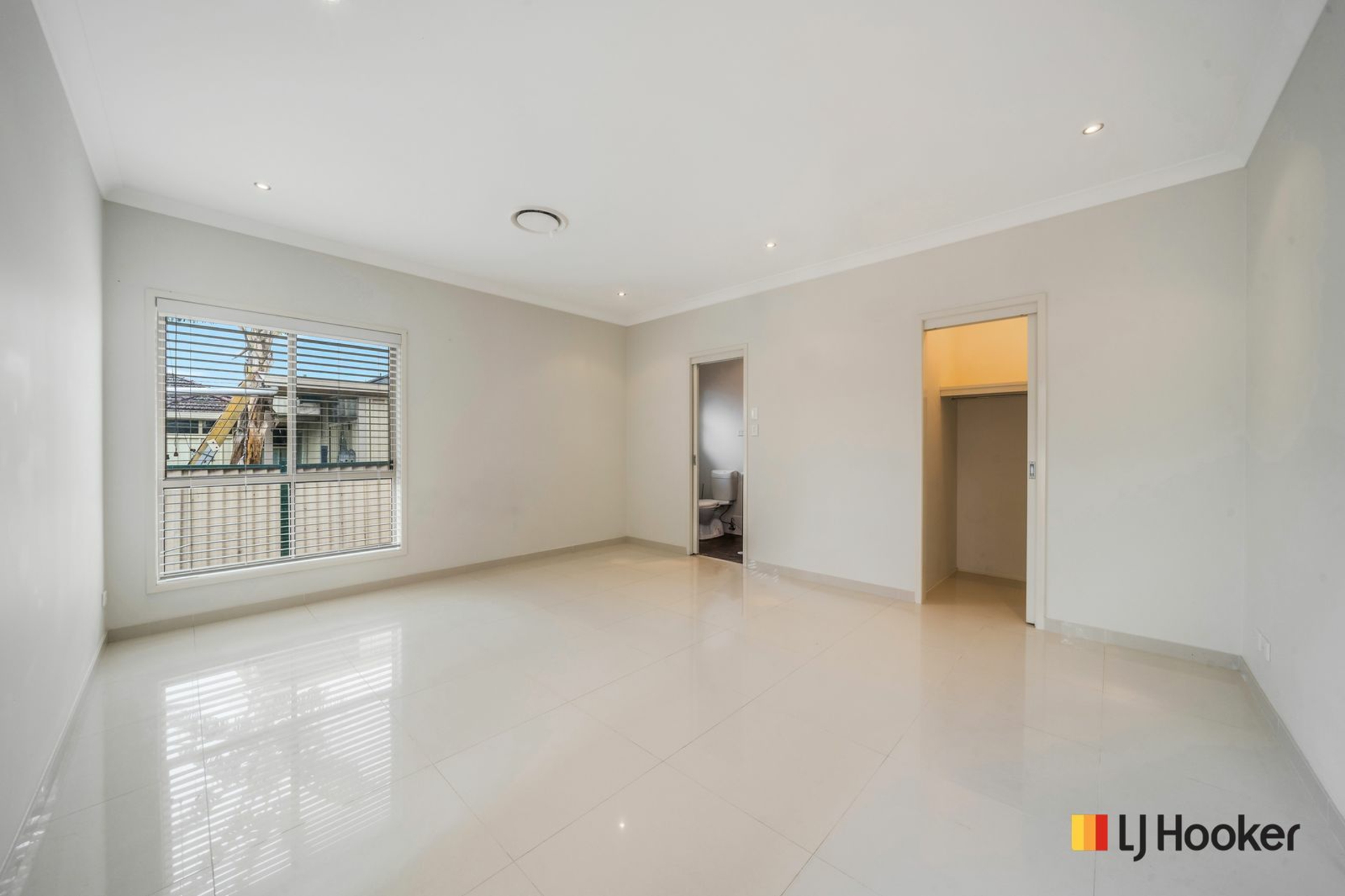 74 Cardwell Street — photo 9 of 21