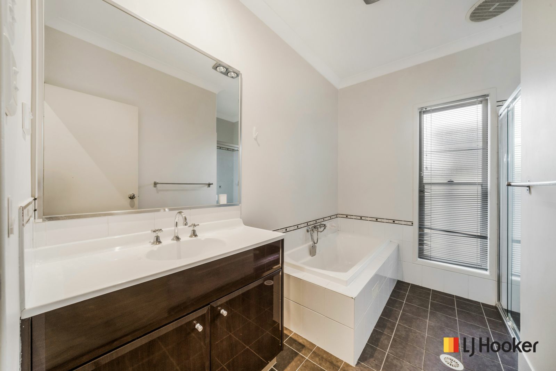 74 Cardwell Street — photo 15 of 21