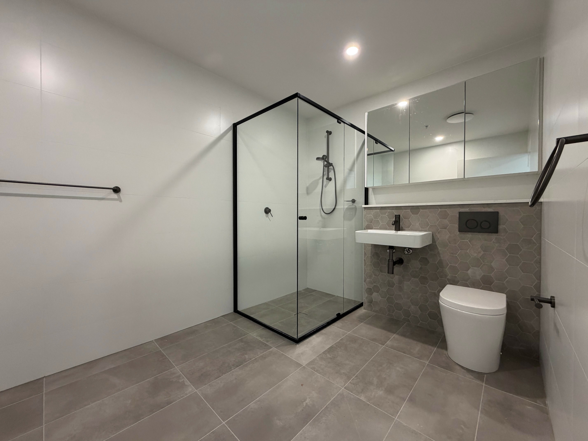 29D/52 Court Road — photo 6 of 6