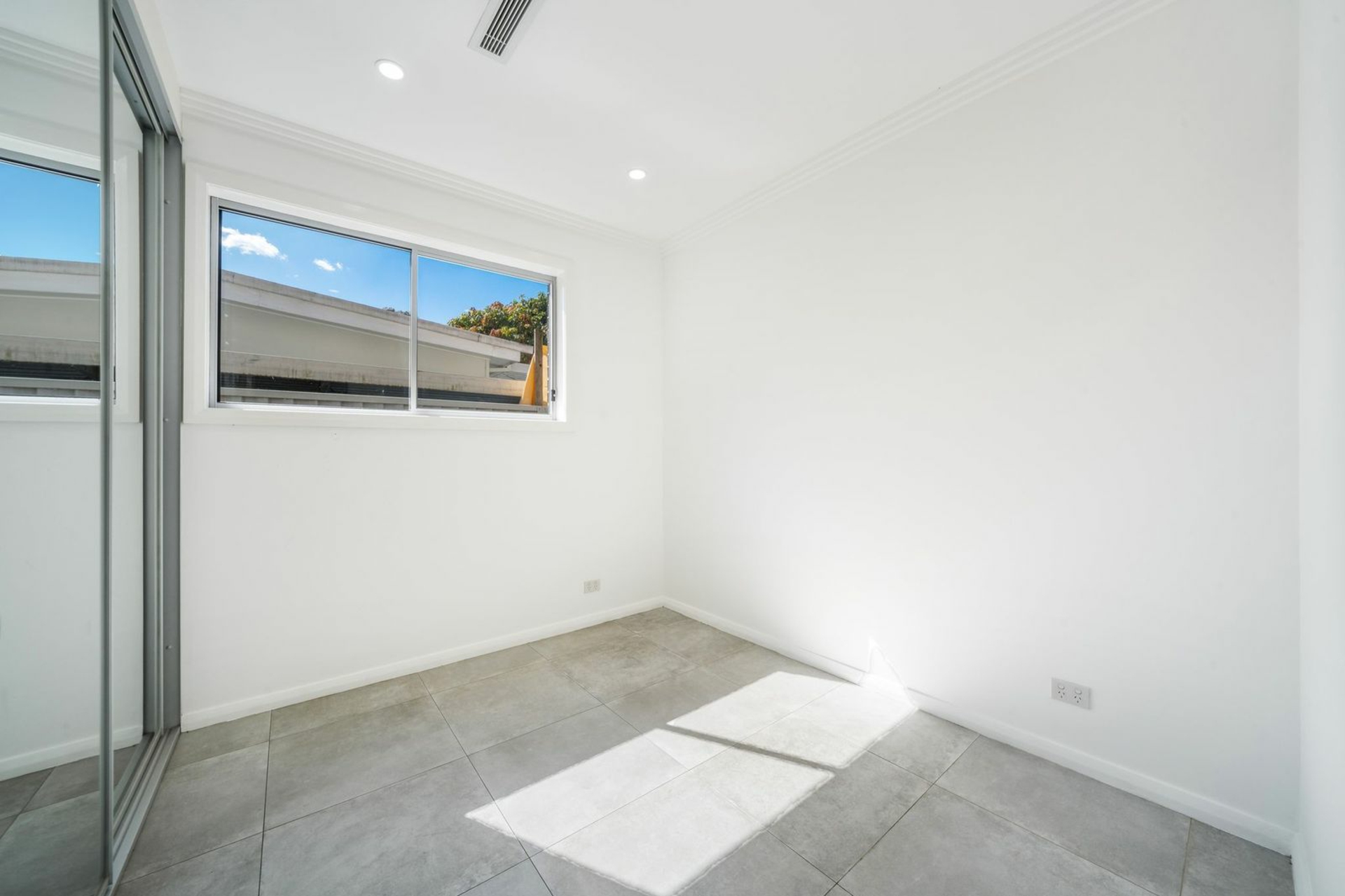 28 Earl Street — photo 12 of 18