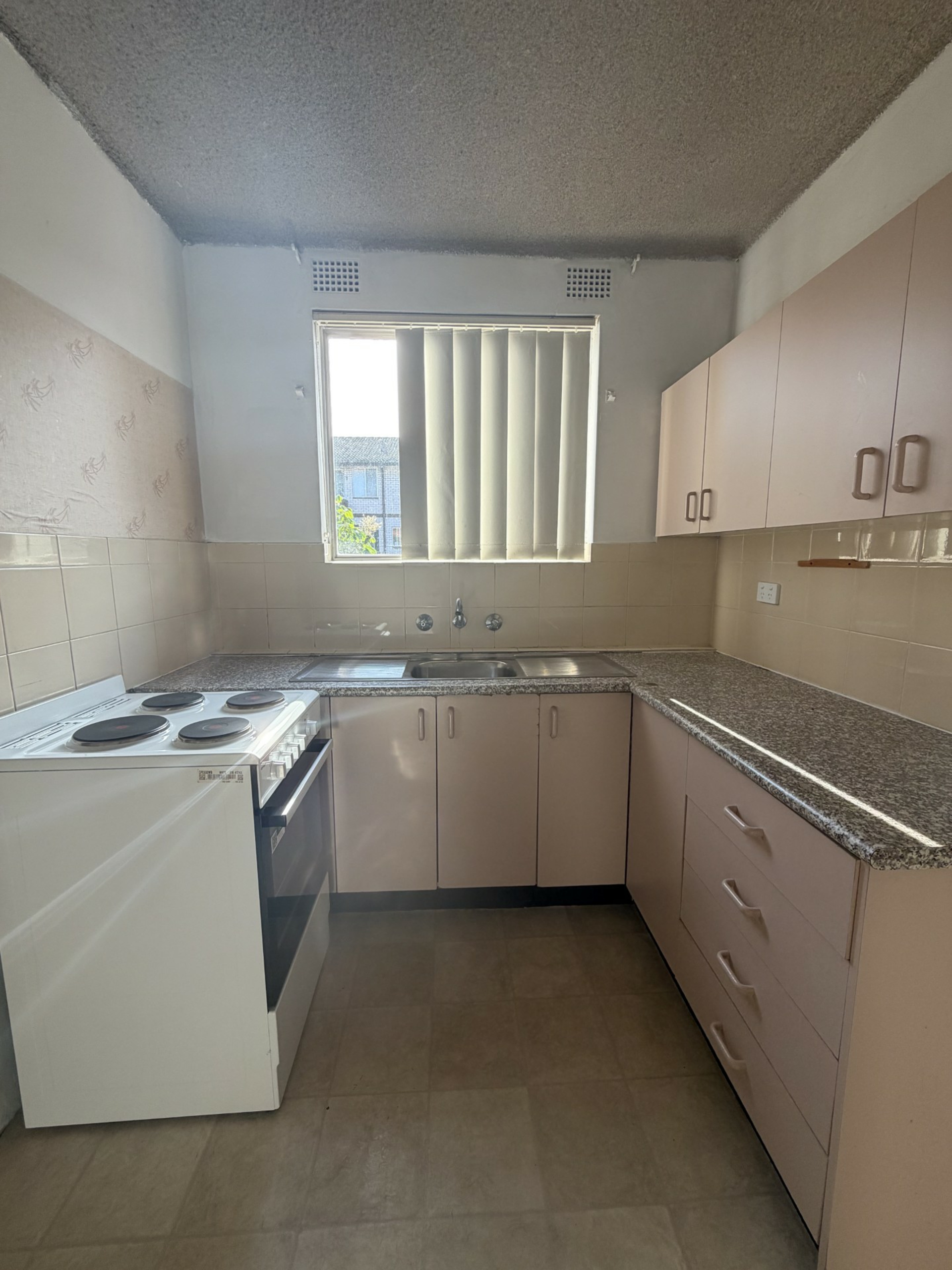 9/64 Hamilton Road — photo 9 of 9