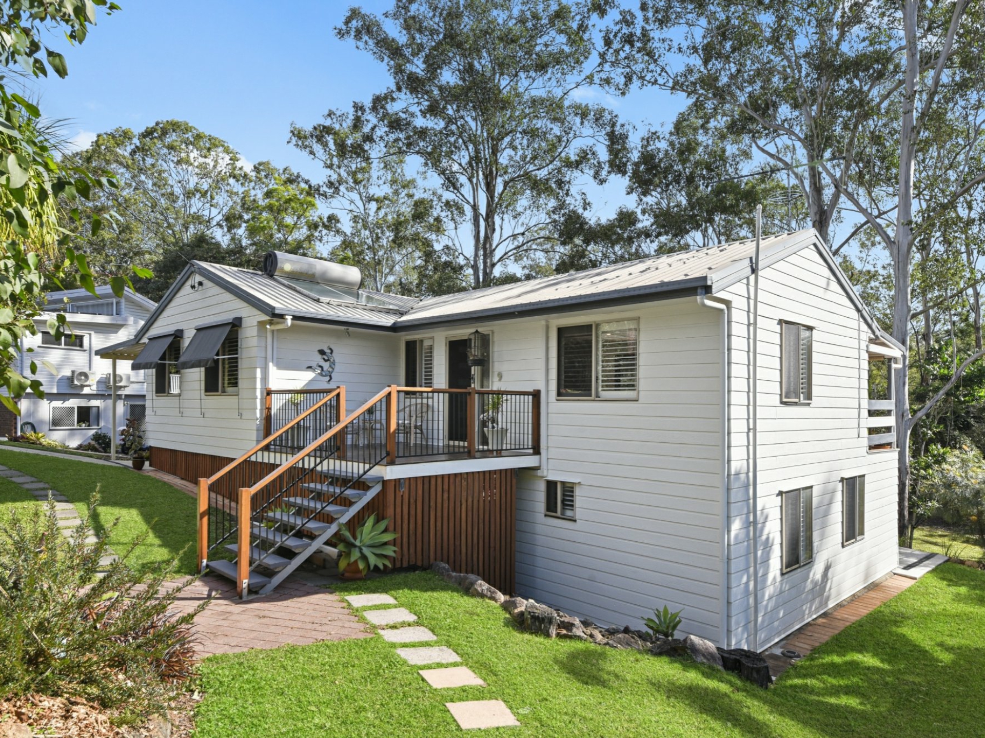 9 Warringah Grove, Petrie