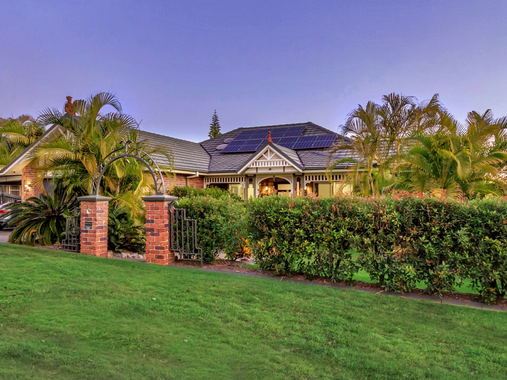 4 Edgewater Court, Murrumba Downs