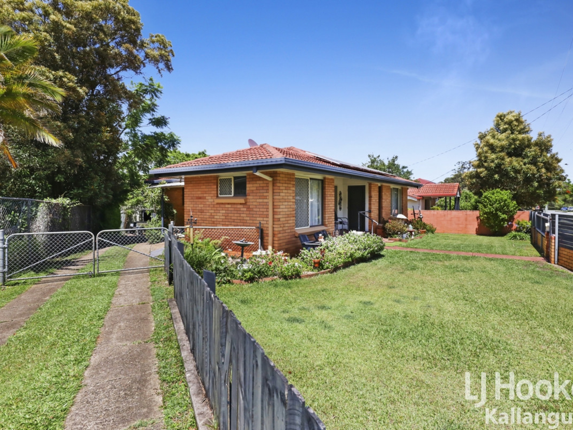 1 Crest Street Kallangur QLD
