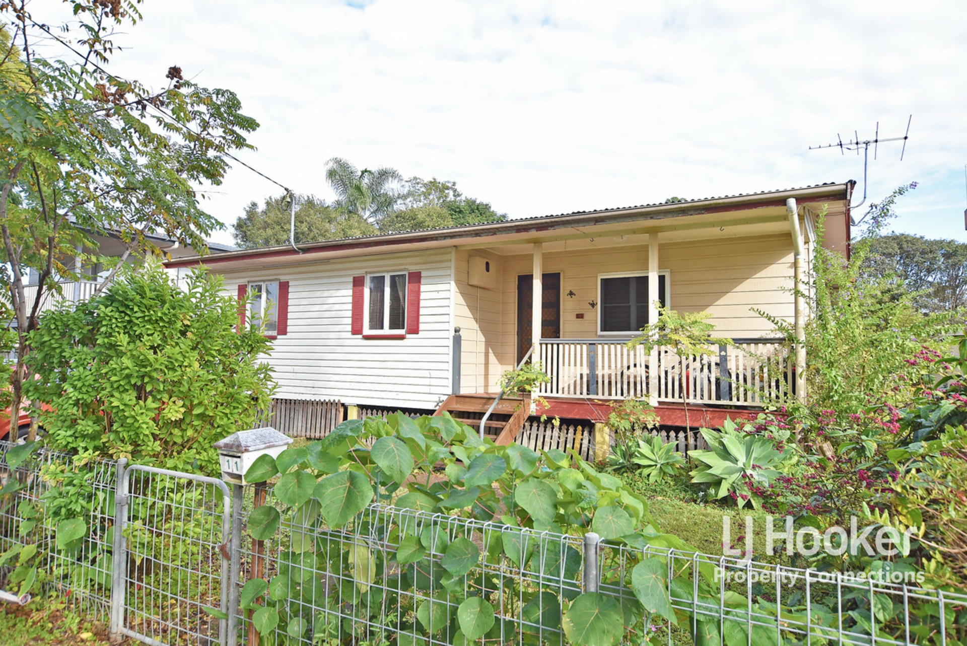 11 Andrew Street Kallangur QLD