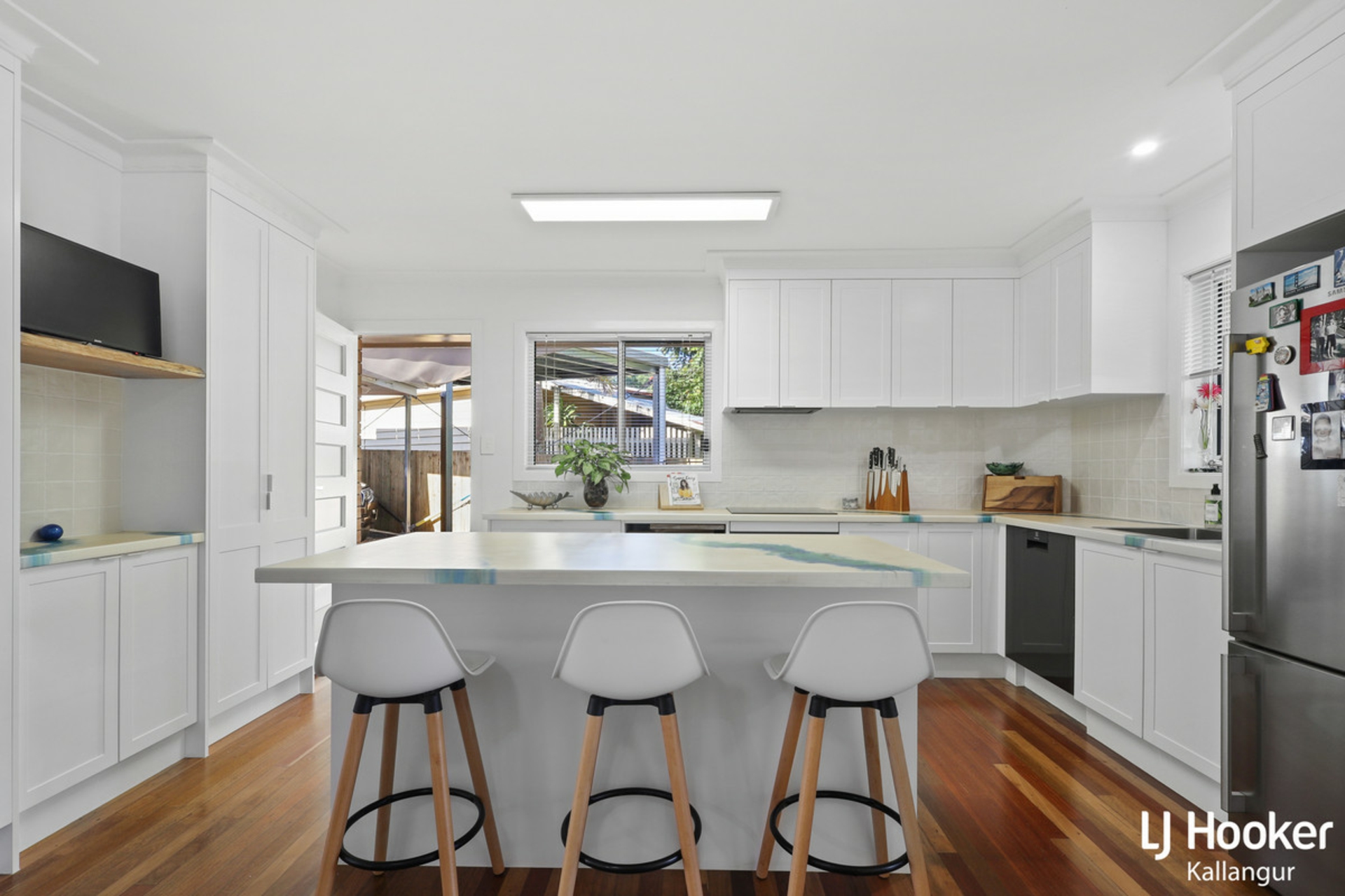 1 Crest Street, KALLANGUR