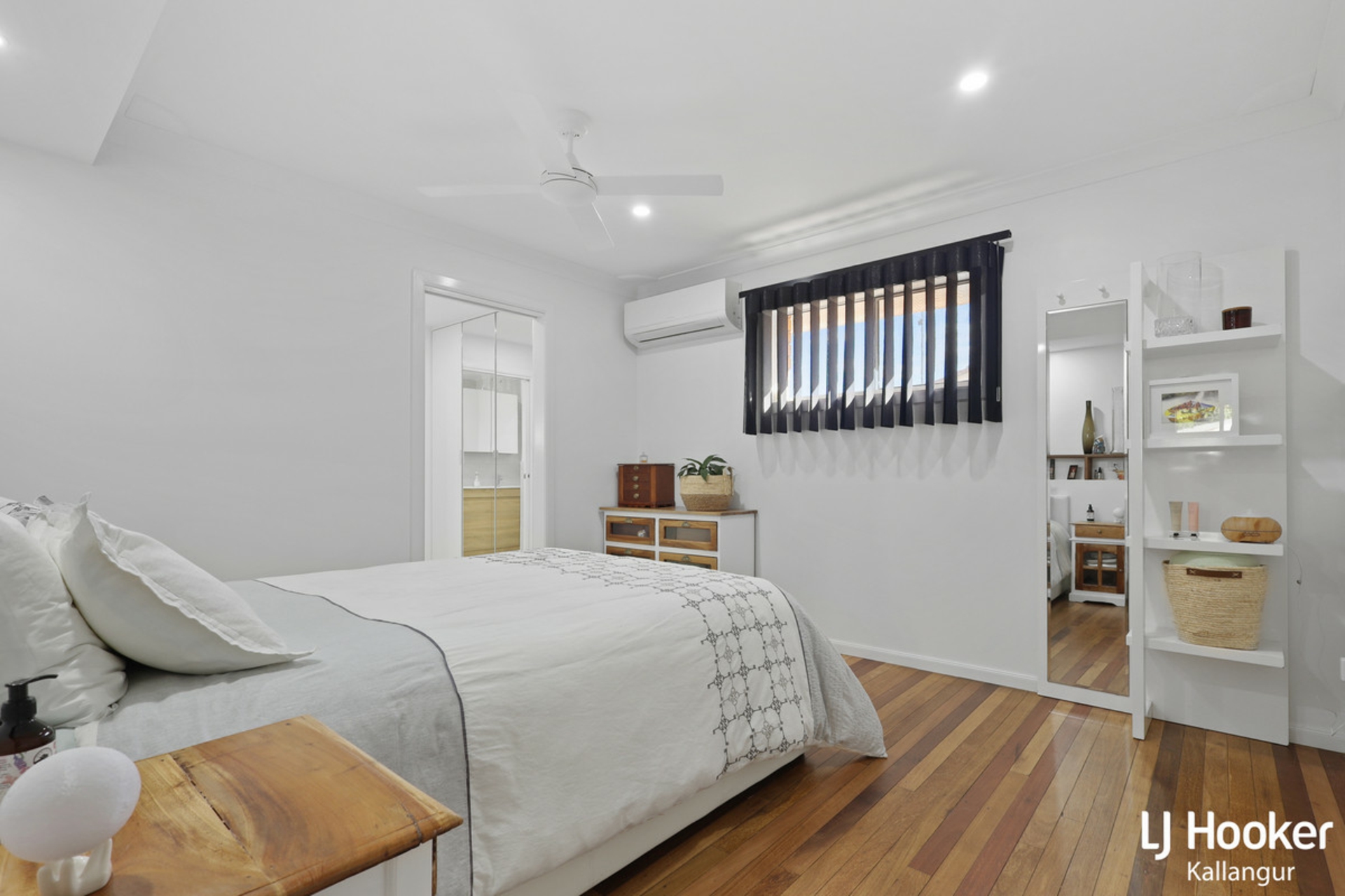 1 Crest Street, KALLANGUR